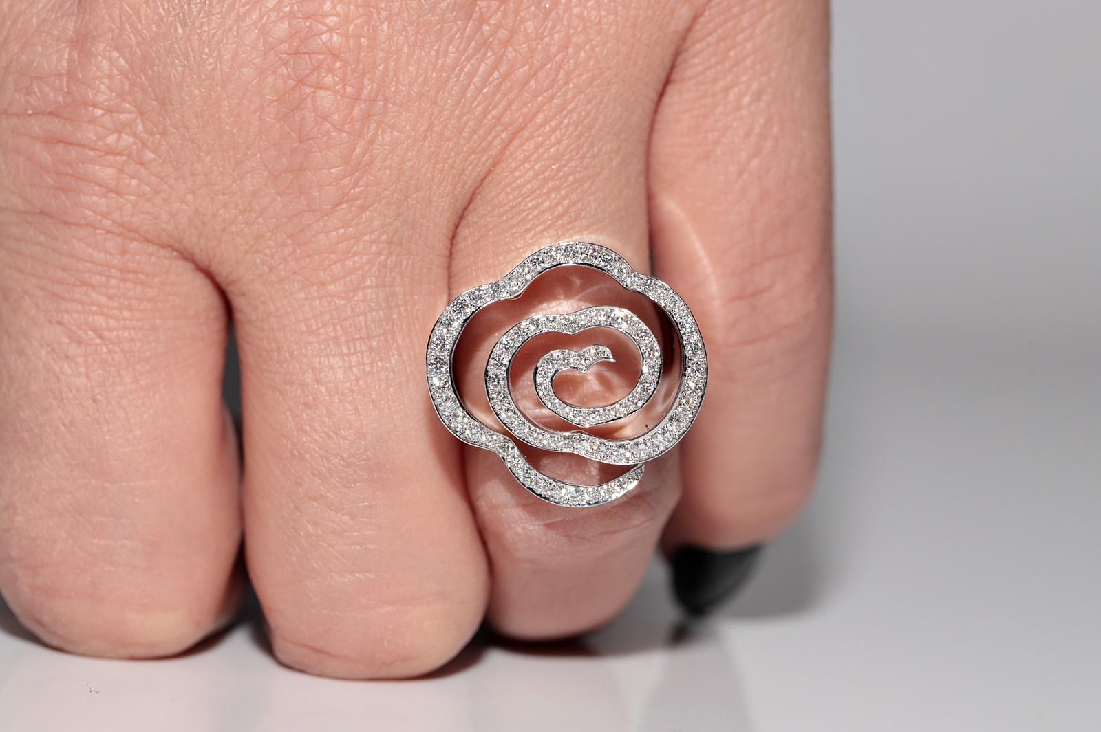 18 Karat Weißgold Natürlicher Diamant Dekorierter Ring im starken Herzstil (Brillantschliff) im Angebot