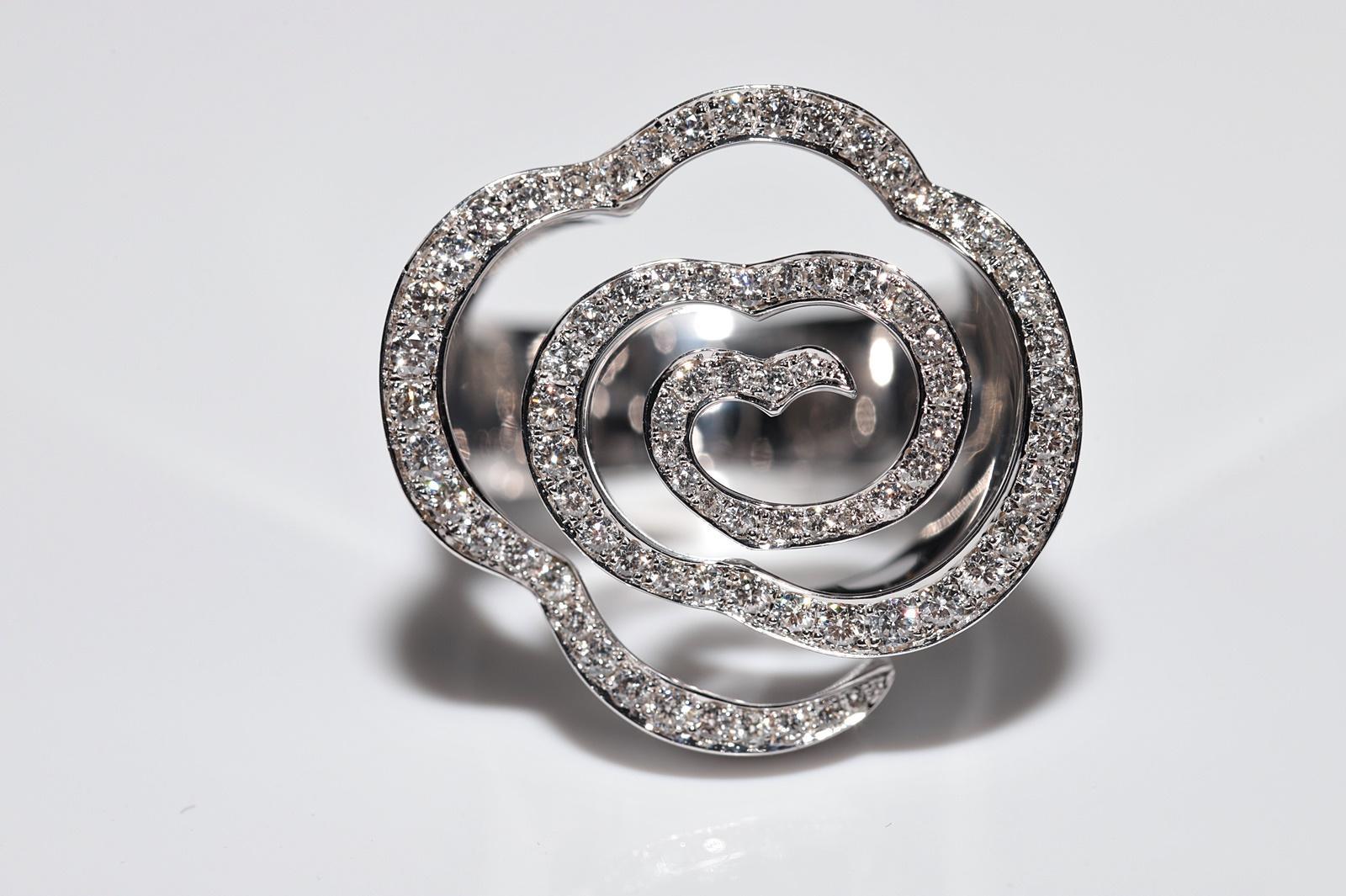 18k White Gold Natural Diamond Decorated Strong Heart Style Ring For Sale 1