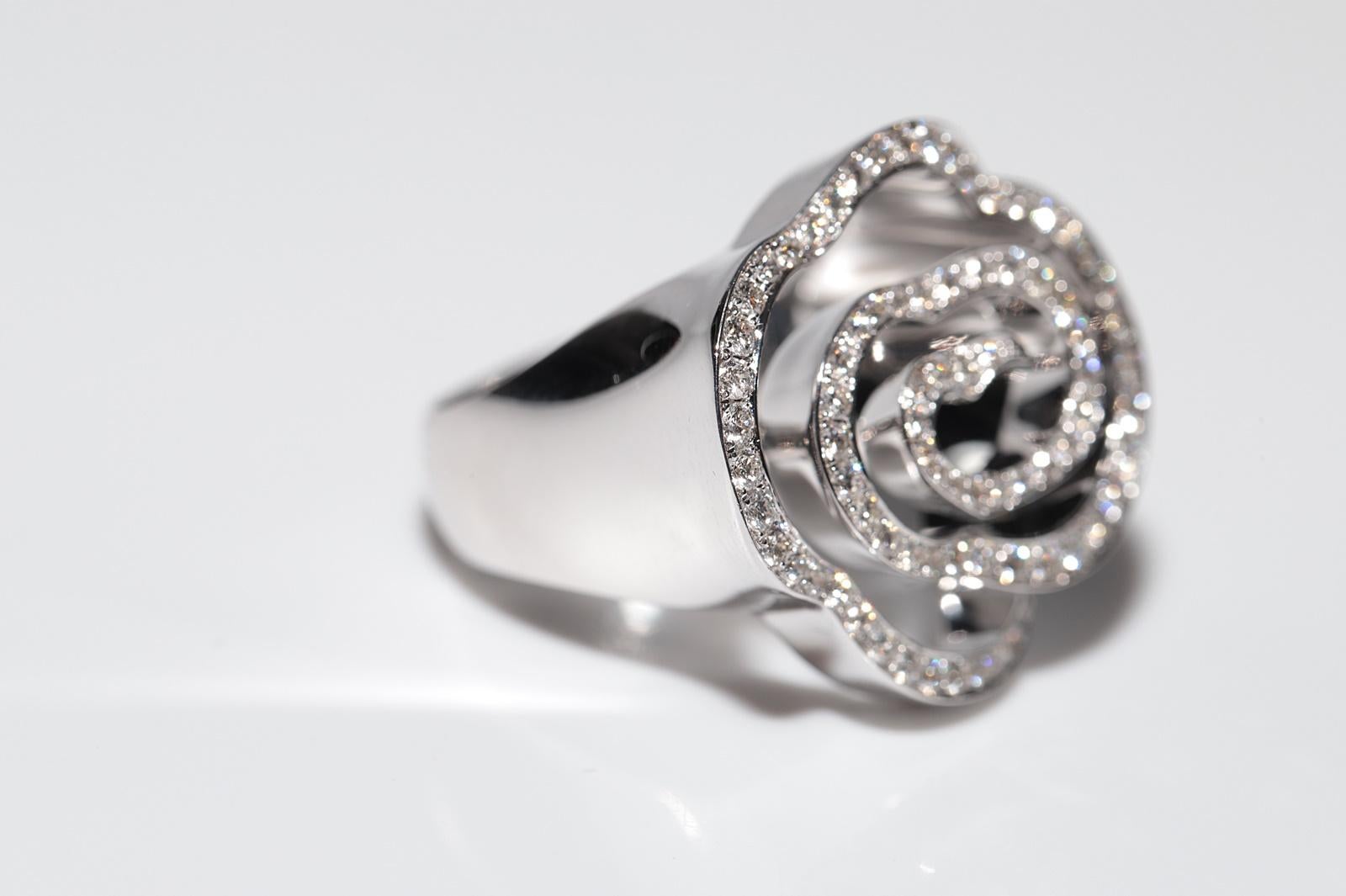 18k White Gold Natural Diamond Decorated Strong Heart Style Ring For Sale 2