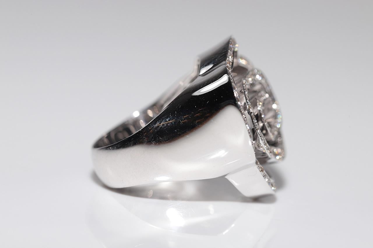 18k White Gold Natural Diamond Decorated Strong Heart Style Ring For Sale 3