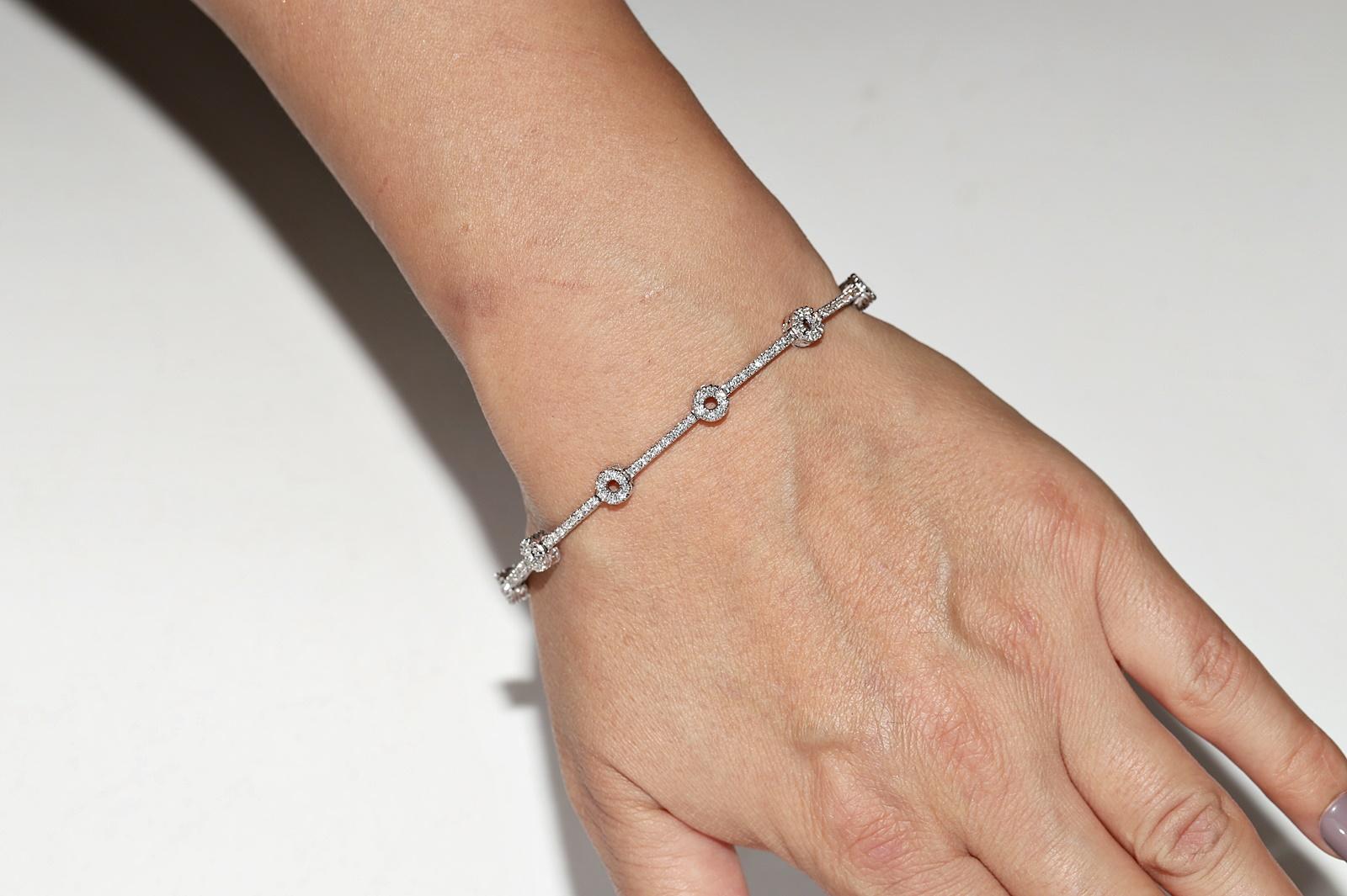 18 Karat Weißgold Dekoriertes Tennisarmband mit natürlichen Diamanten im Angebot 10