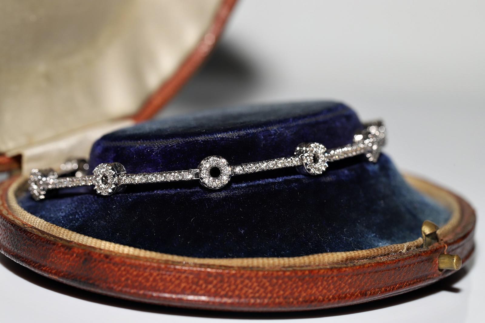 18 Karat Weißgold Dekoriertes Tennisarmband mit natürlichen Diamanten (Moderne) im Angebot