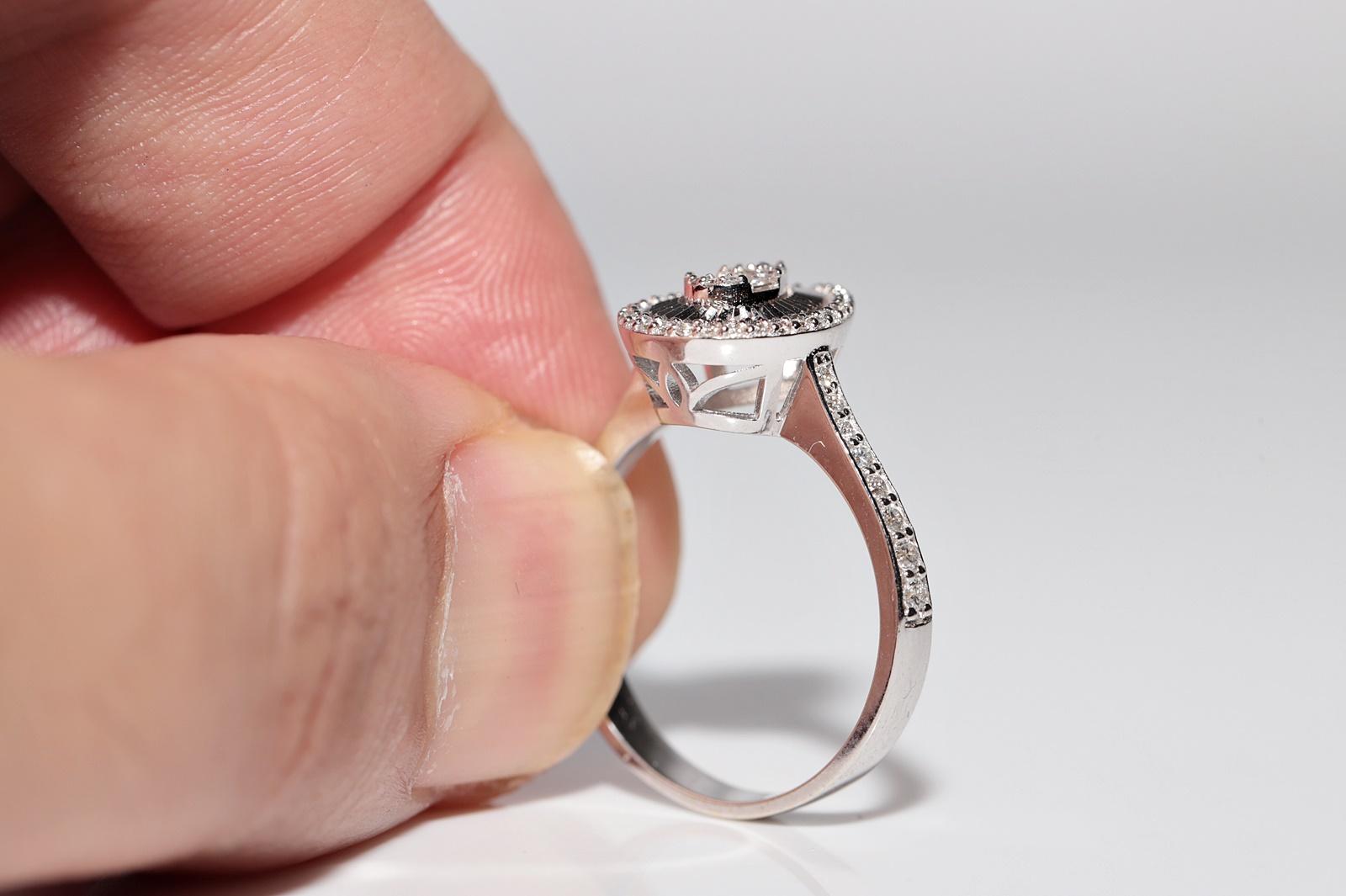 Bague de style poire décorée de diamants naturels en or blanc 18 carats en vente 6