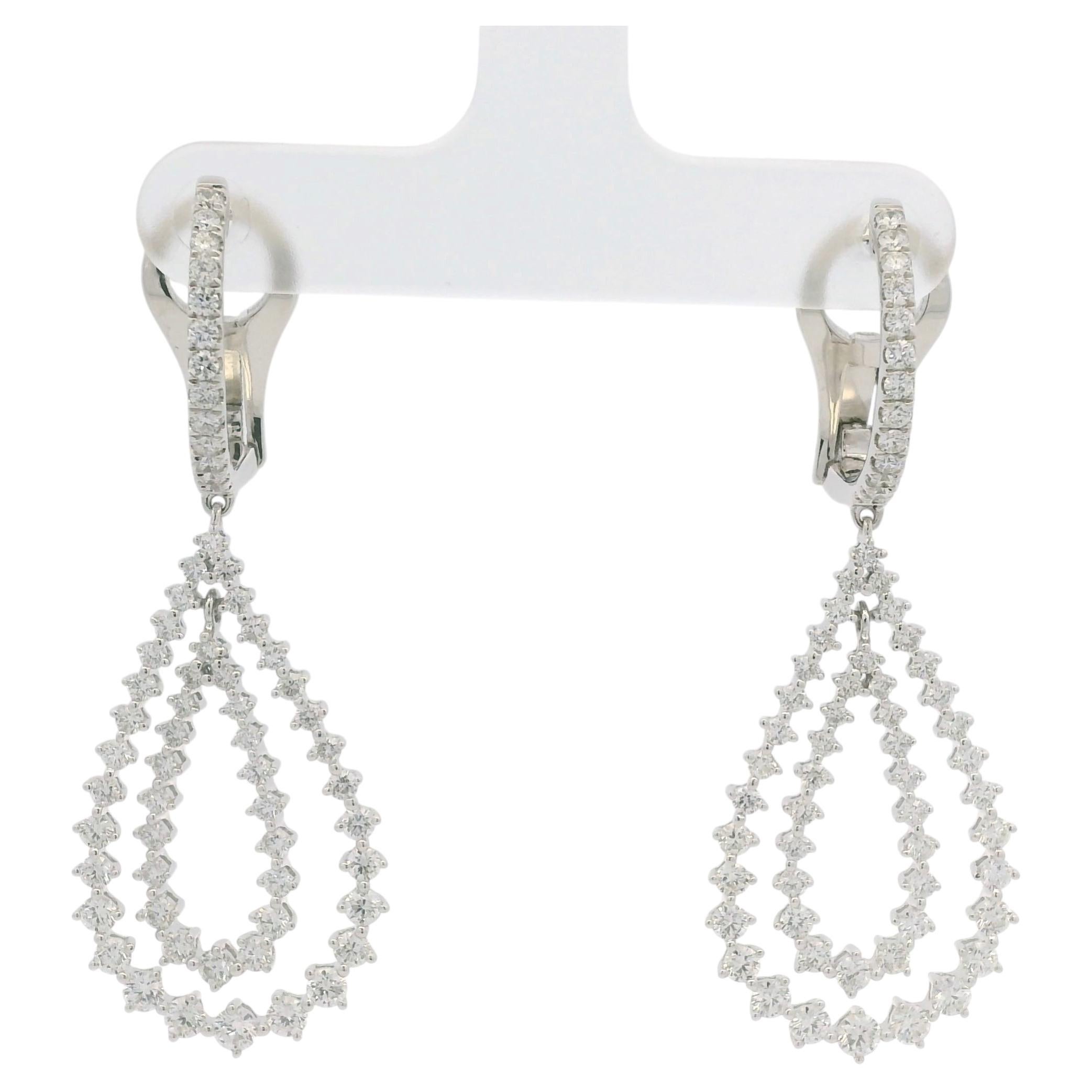Boucles d'oreilles double larme en or blanc 18K diamant naturel En stock en vente