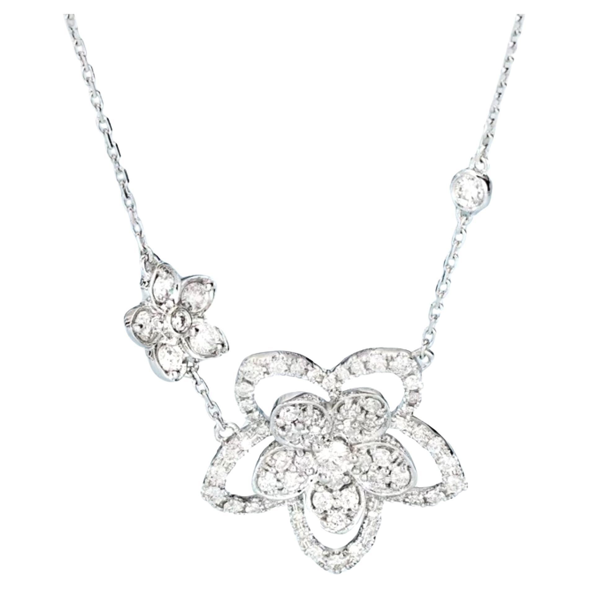 18K White Gold Natural Diamond Flower Pendant Necklace