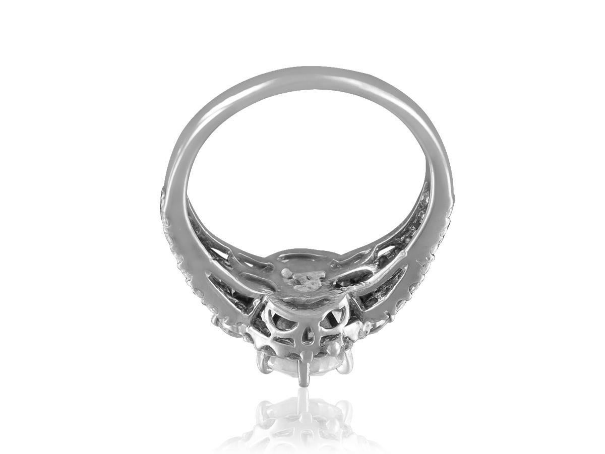 Alianza de compromiso con halo de diamantes naturales y oro blanco de 18 quilates, 1,74 CT TDW en venta 6