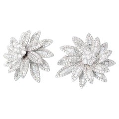 18K White Gold Natural Diamond Maple Leaf Stud Earrings