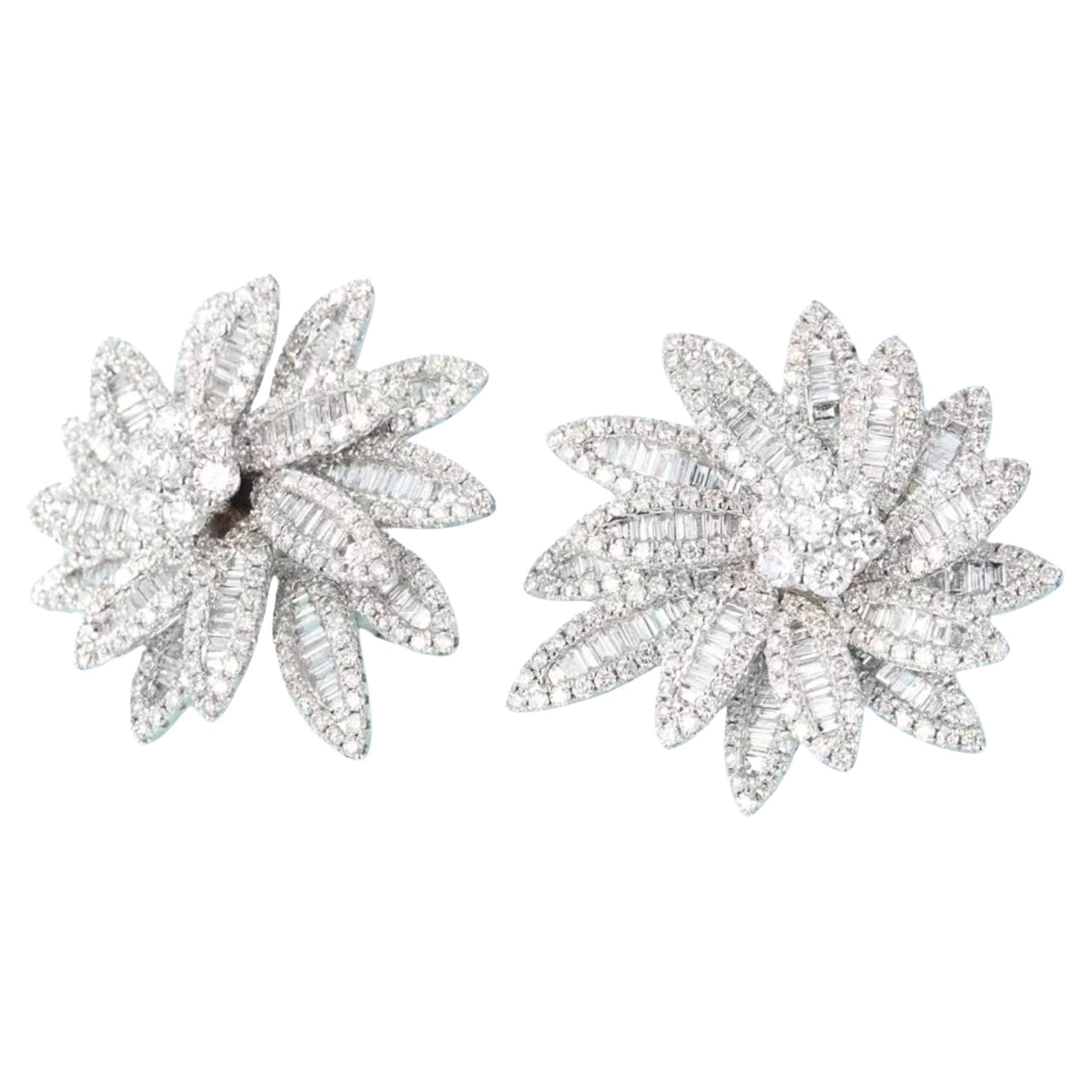 18K White Gold Natural Diamond Maple Leaf Stud Earrings