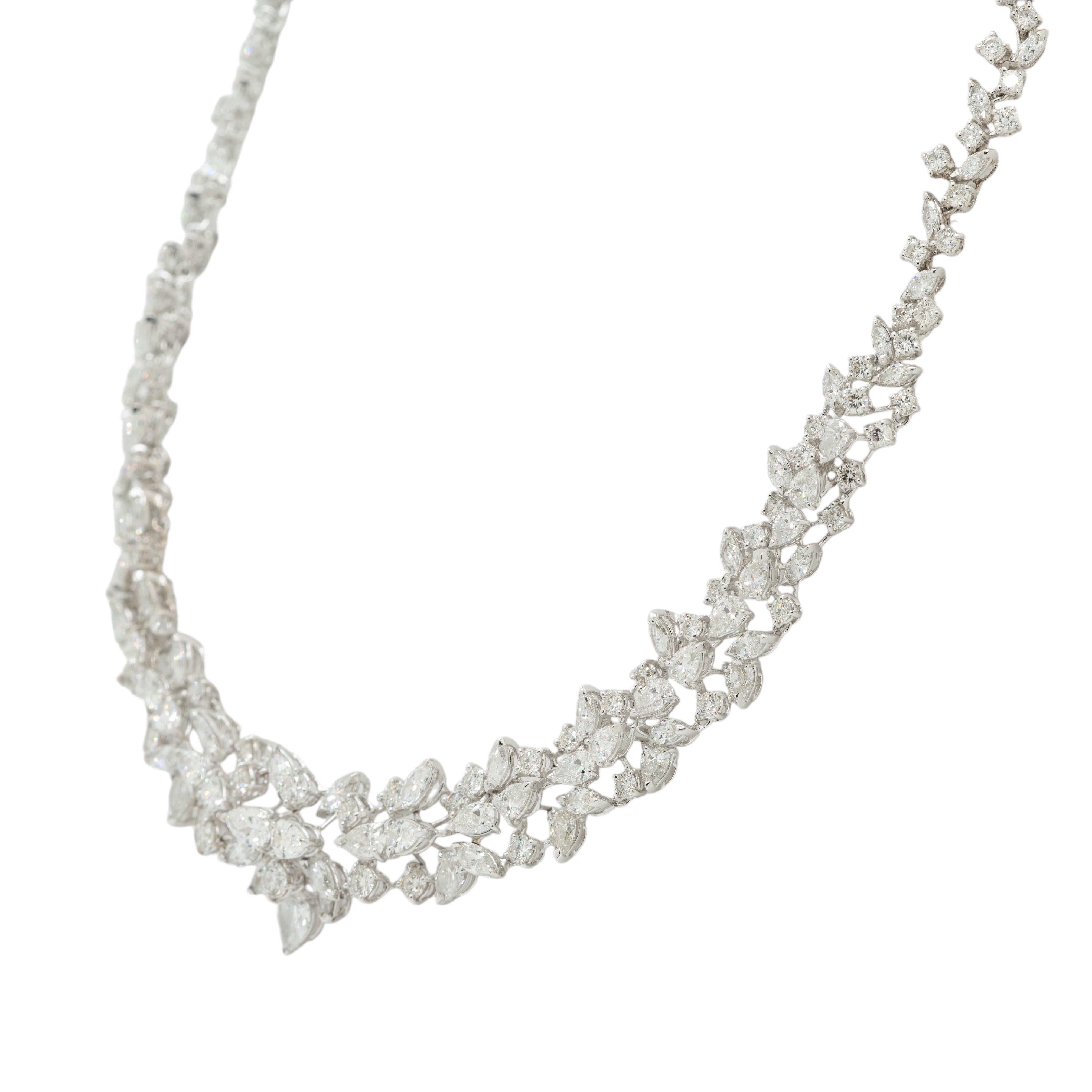 Taglio misto Collana a vite con diamanti naturali in oro bianco 18k in vendita