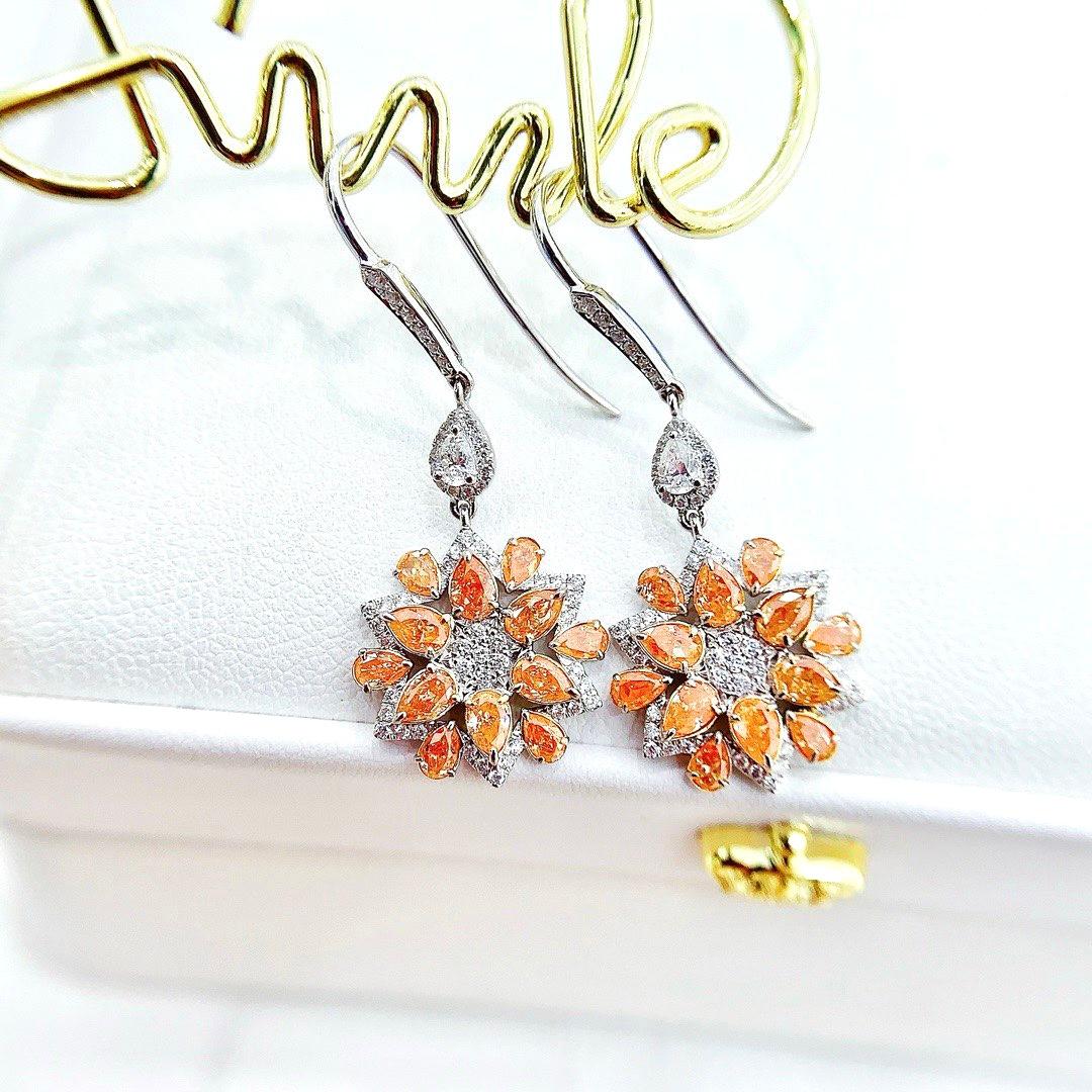 Pear Cut 18K White Gold Natural Fancy Orange Diamond Sunflower Earrings with Diamonds For Sale