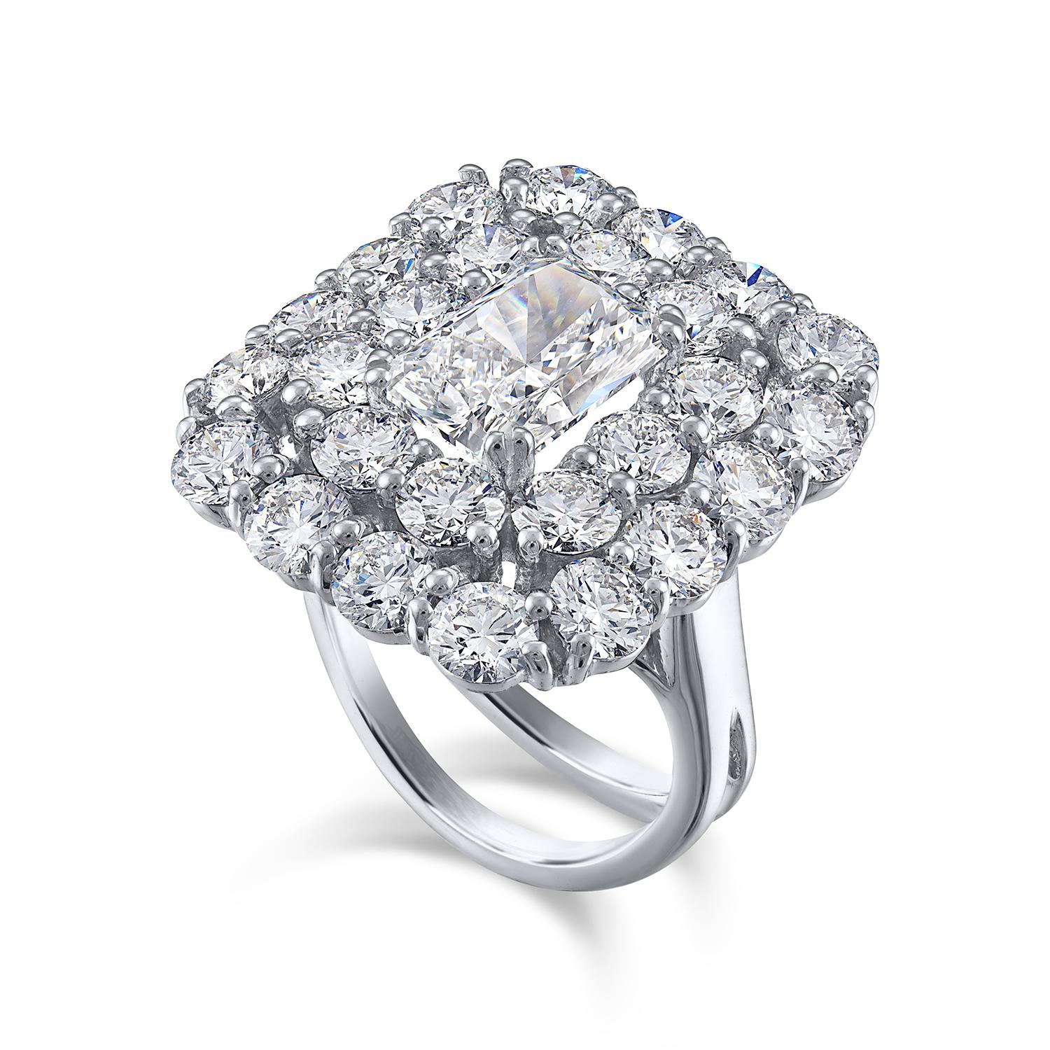 Mixed Cut Natural Flawless Emerald and Round Cut Brilliant Diamond Ring
