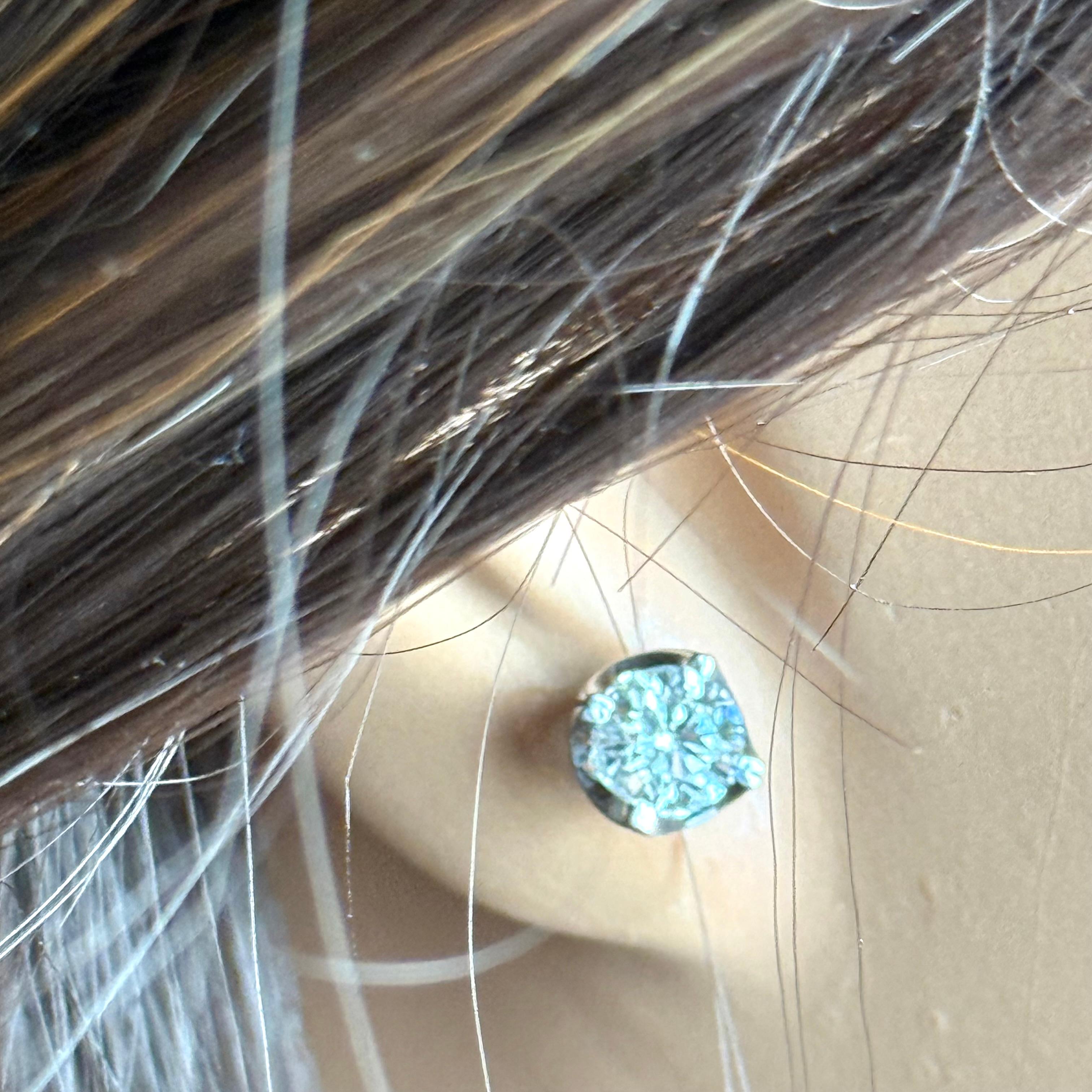 18K White Gold Natural GIA Certified Diamond Stud Earrings 0.93 Carats For Sale 4
