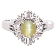18 Karat Weißgold Natürlicher grüner Chrysoberyll Katzenauge-Ring mit Diamant