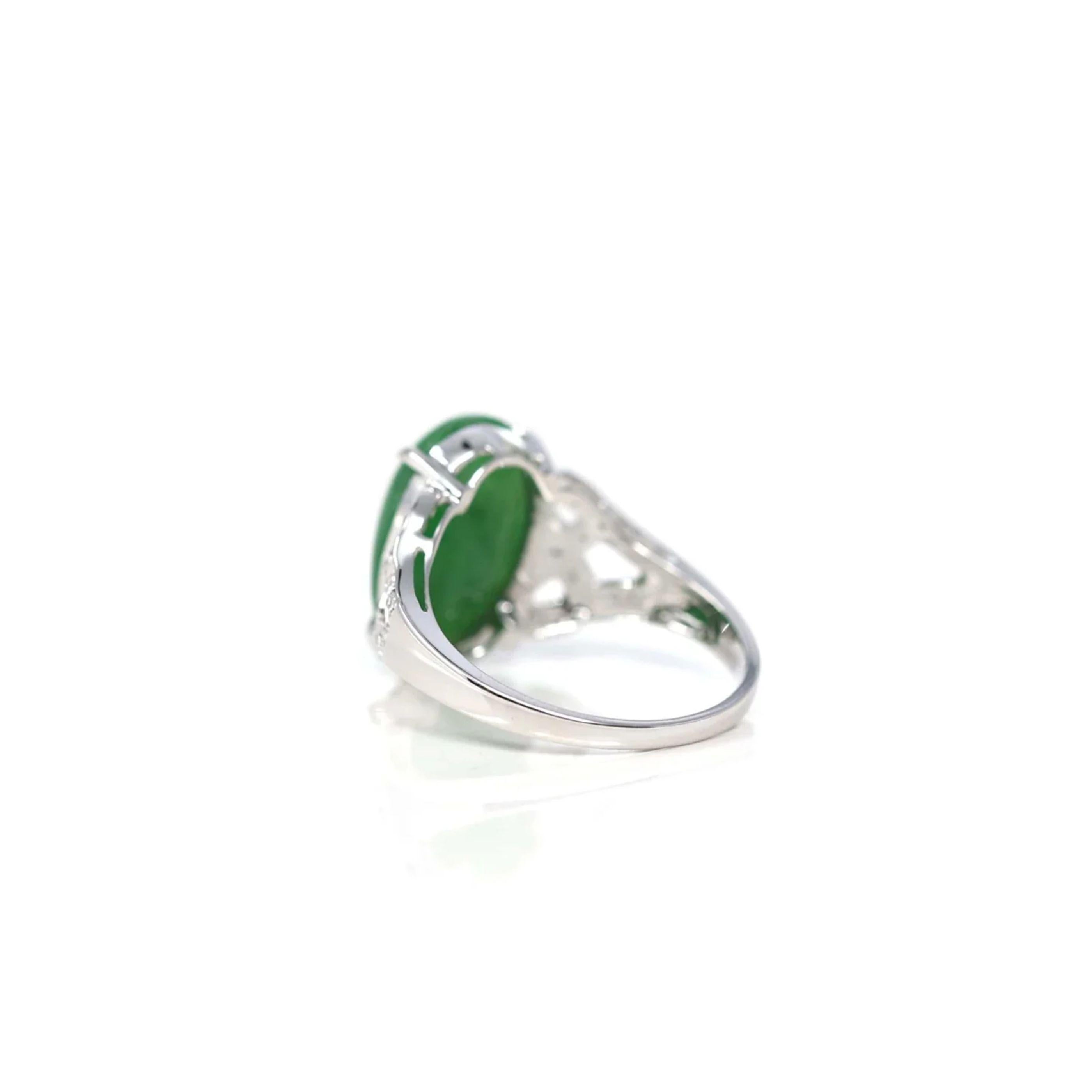 18 Karat Weißgold Natürlicher kaiserlich-grüner ovaler Jadeit Jade Verlobungsring Diamanten im Zustand „Neu“ im Angebot in Portland, OR
