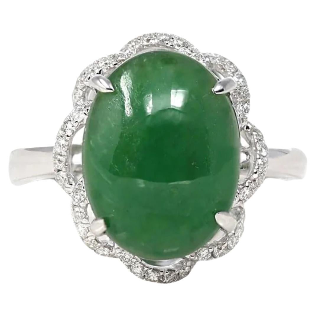 18 Karat Weißgold Natürlicher kaiserlich-grüner ovaler Jadeit Jade Verlobungsring Diamanten im Angebot