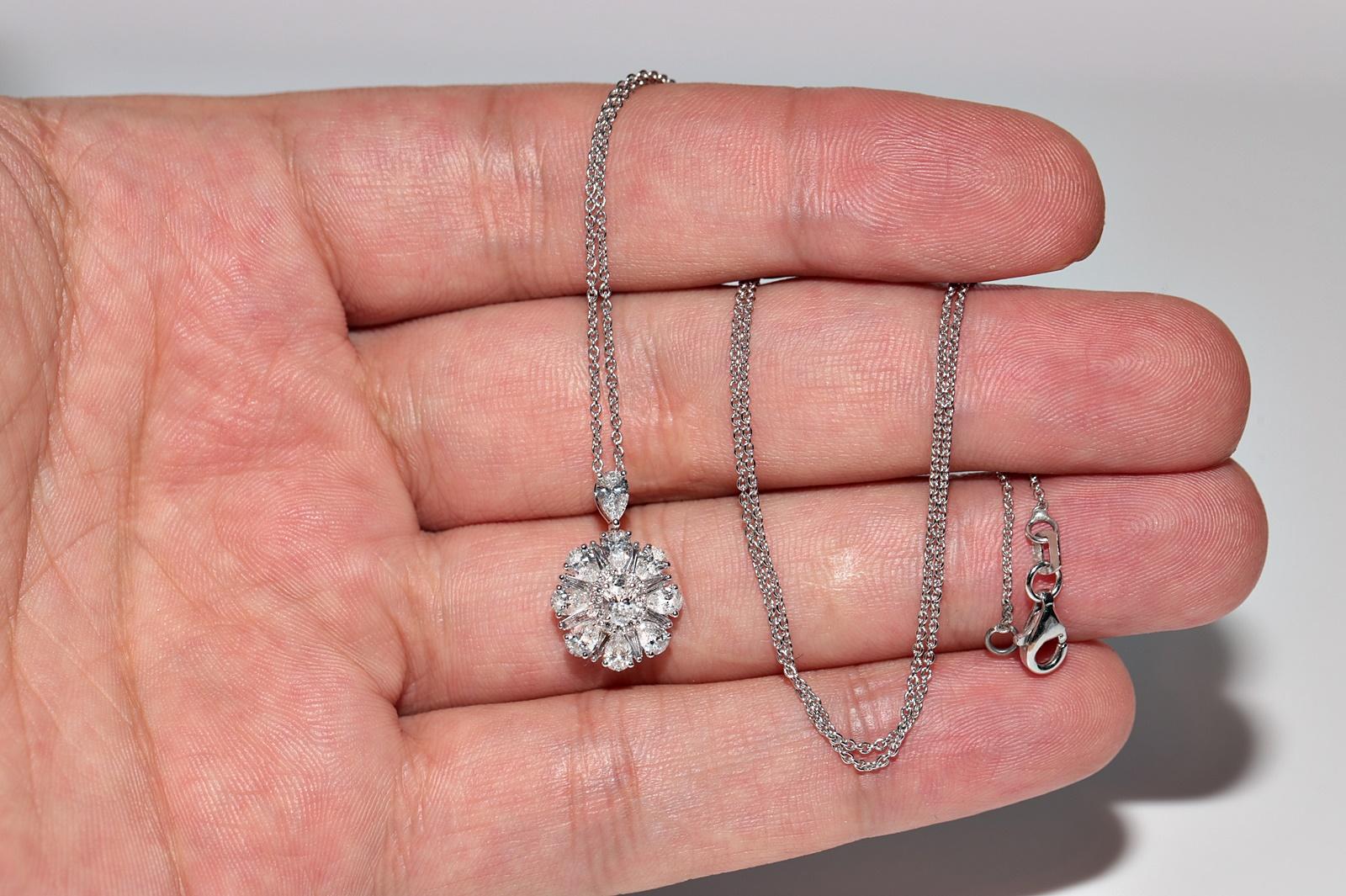18k White Gold Natural Pear Cut  Diamond Decorated Pendant Necklace For Sale 5