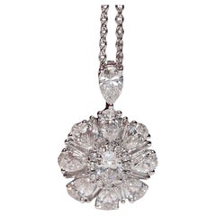 18k White Gold Natural Pear Cut  Diamond Decorated Pendant Necklace