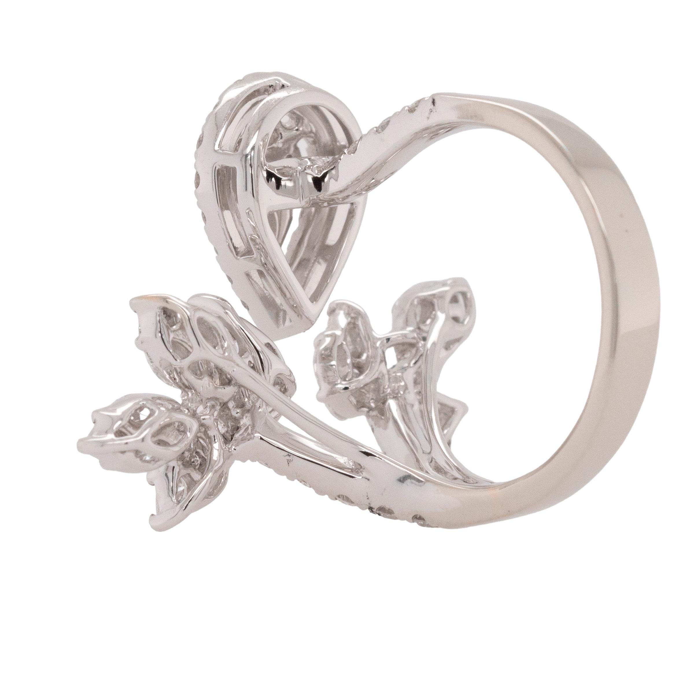 18k White Gold Natural Round Brilliant and Pear Cut Teardrop/Floral Diamond Ring 3