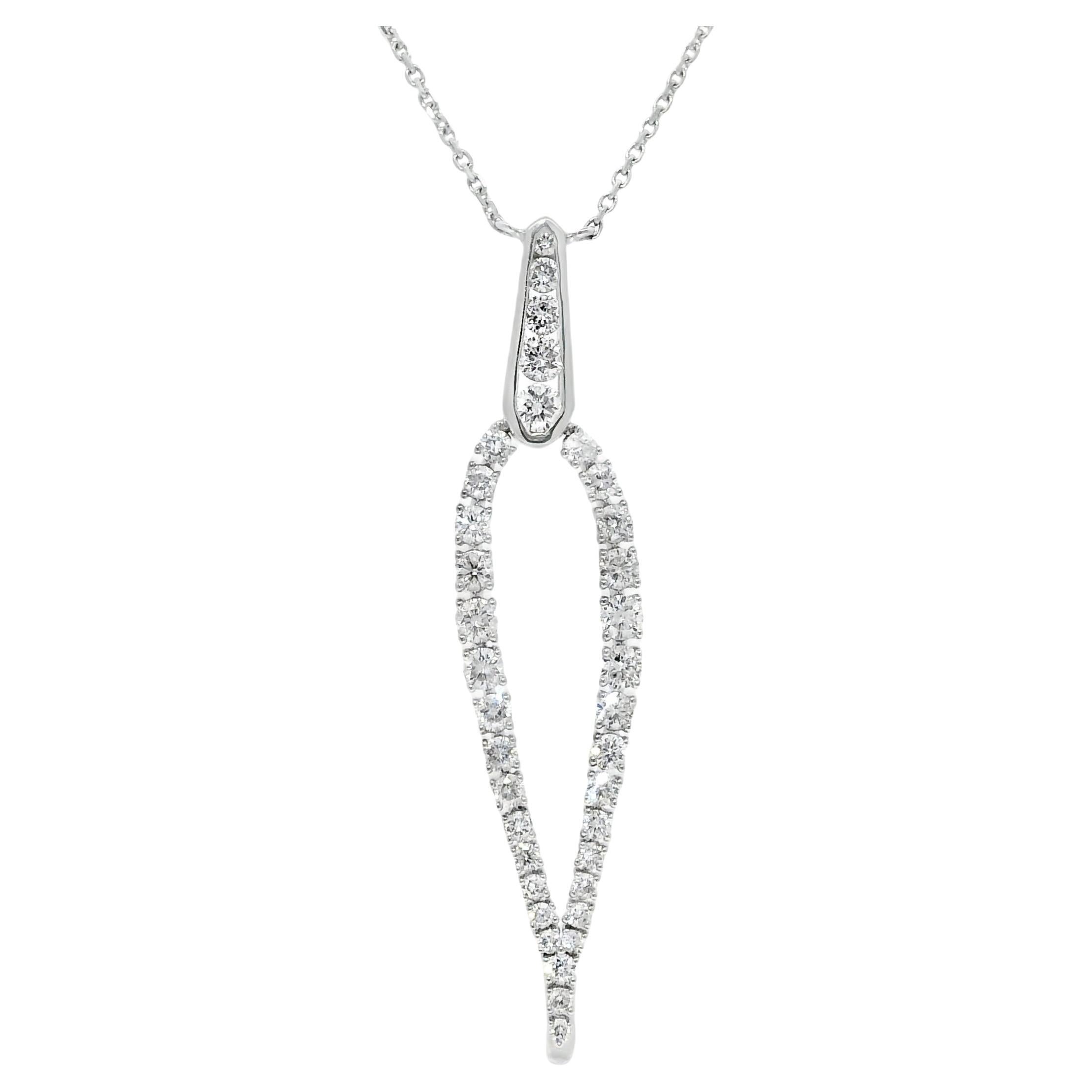18k White Gold Natural Round Brilliant Cut Diamond Drop Pendant Necklace en venta