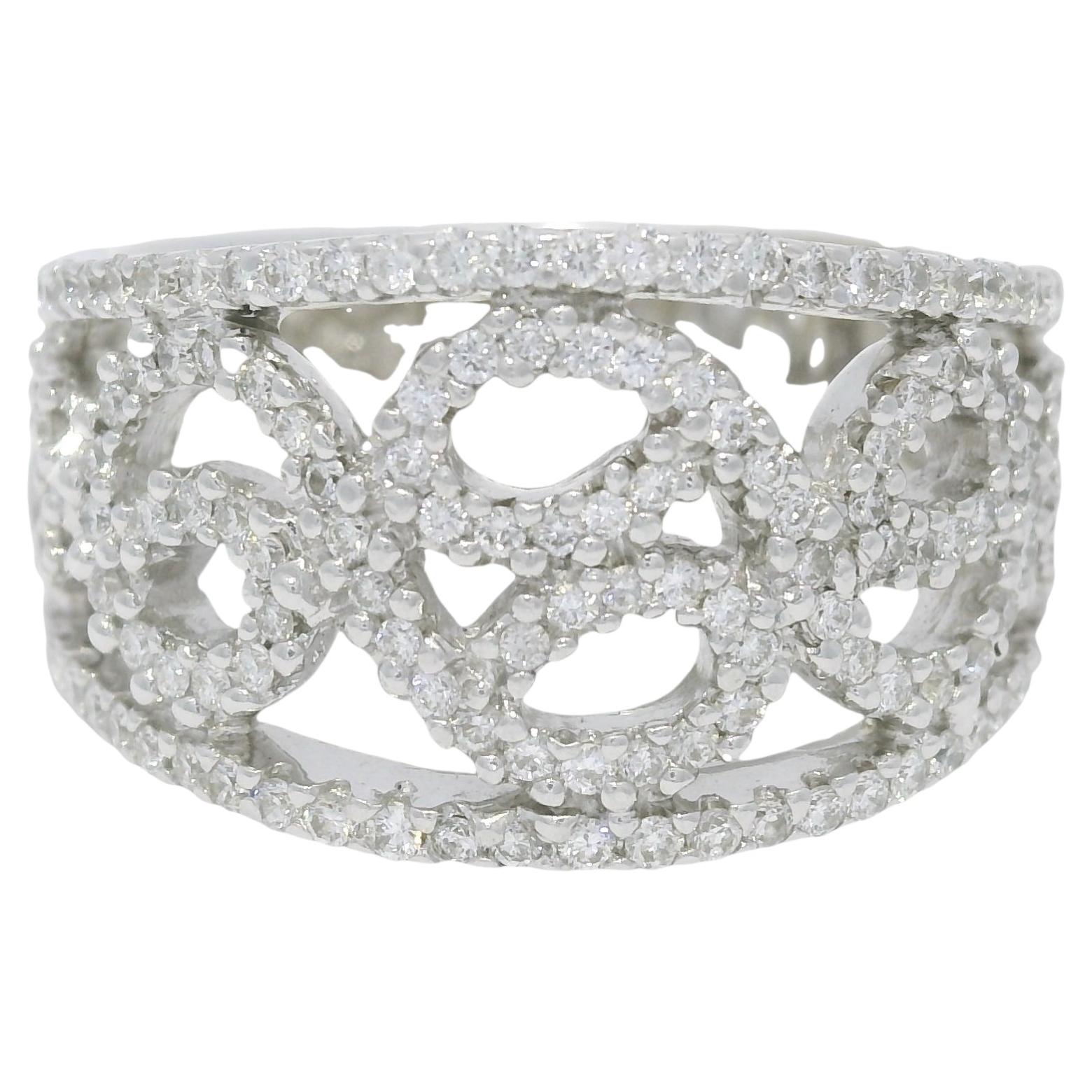 What is a swirl engagement ring?