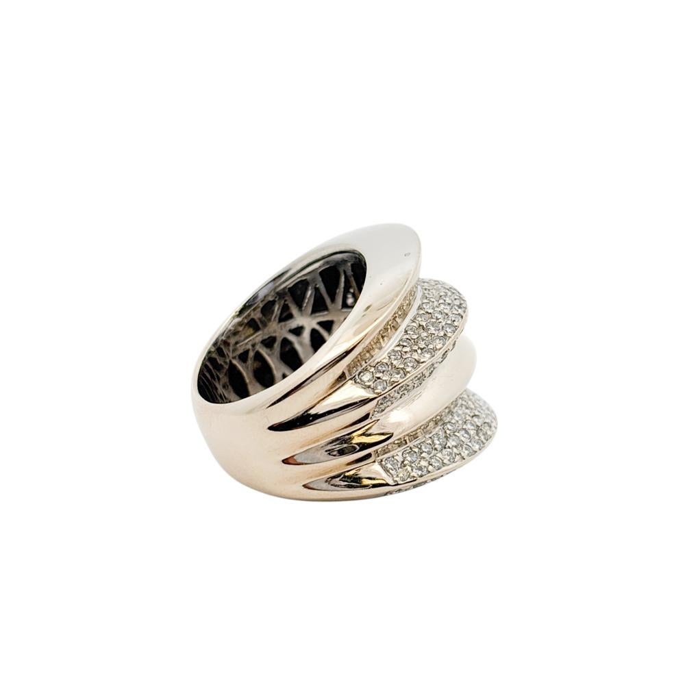 Taglio rotondo 18k White Gold Natural Round Diamond Pave Wide Free Form Ring in vendita