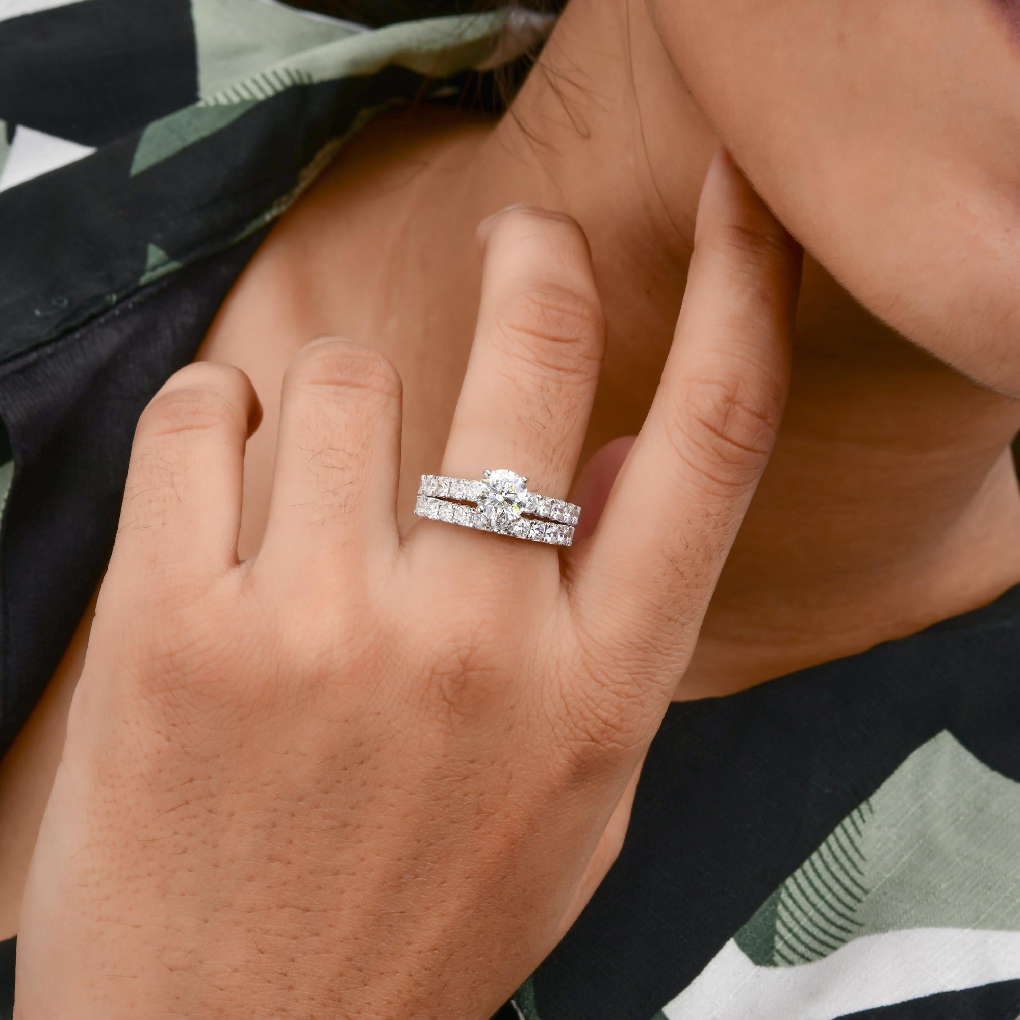 Modern 18k White Gold Natural Round Diamond Wedding Set Engagement Ring Fine Jewelry For Sale