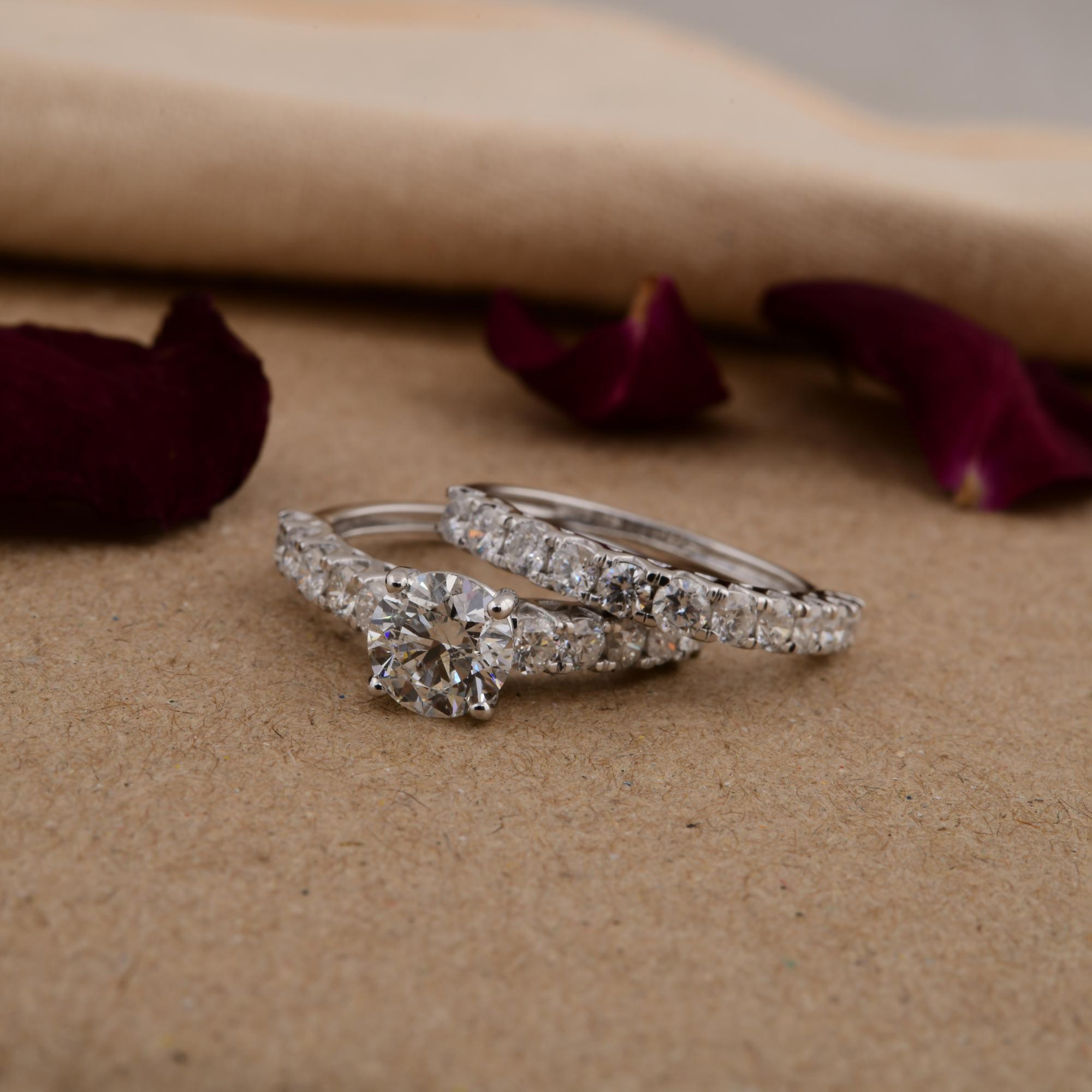 18k White Gold Natural Round Diamond Wedding Set Engagement Ring Fine Jewelry In New Condition For Sale In Diera, Dubai