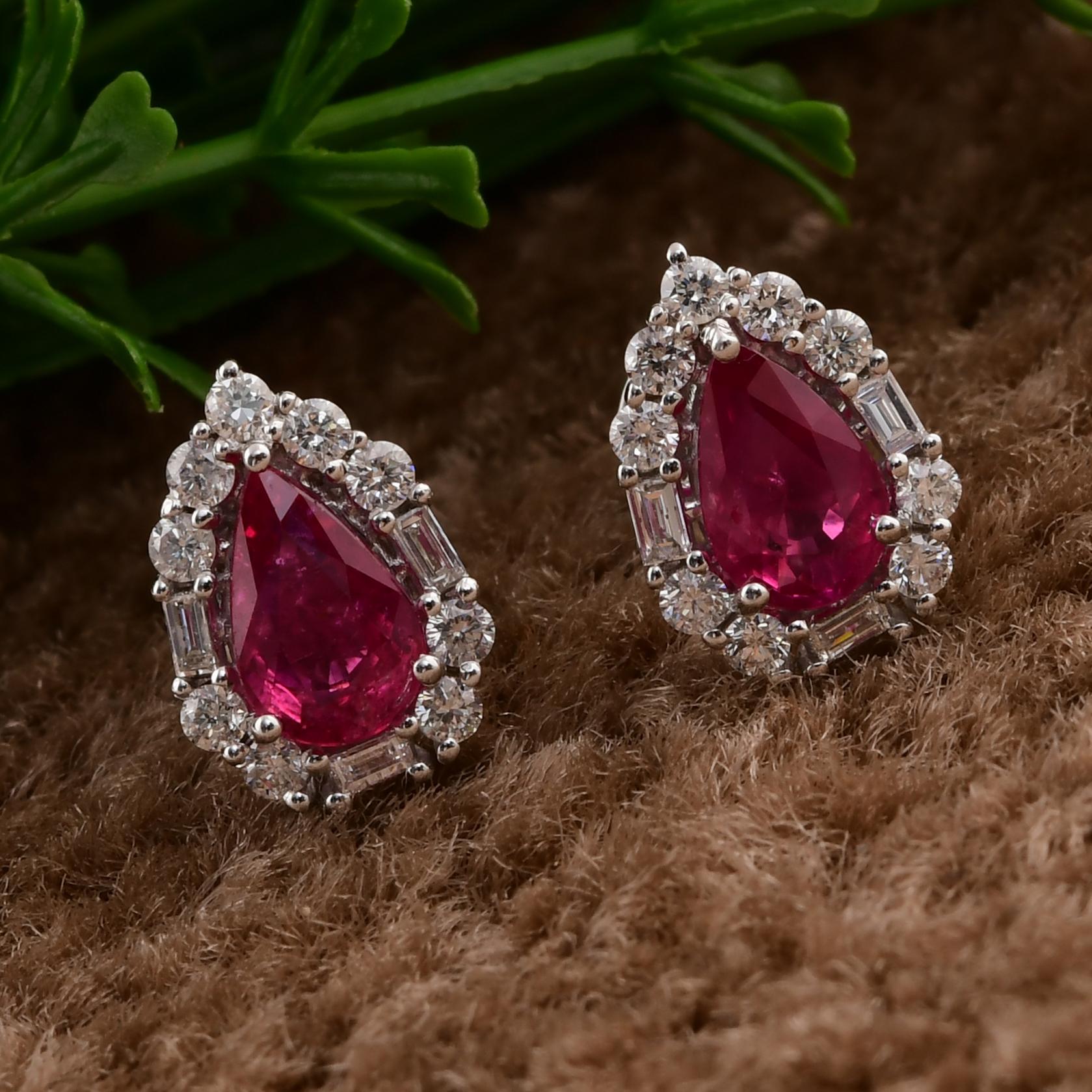 Art Déco Orecchini a pera con diamante e rubino naturale in oro bianco 18 carati Regalo per lei in vendita