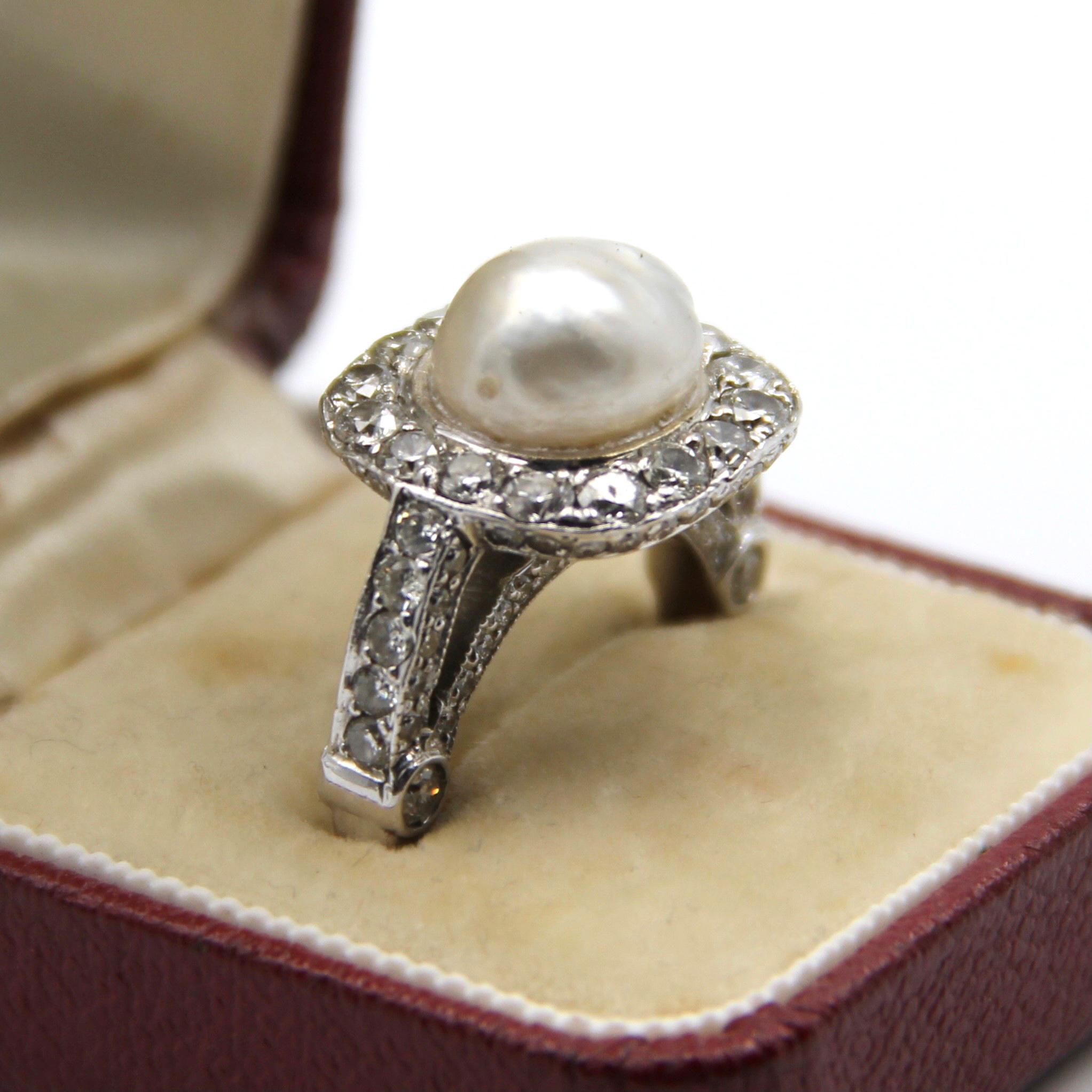 Women's 18k White Gold Natural Sea Pearl Diamond Ring For Sale