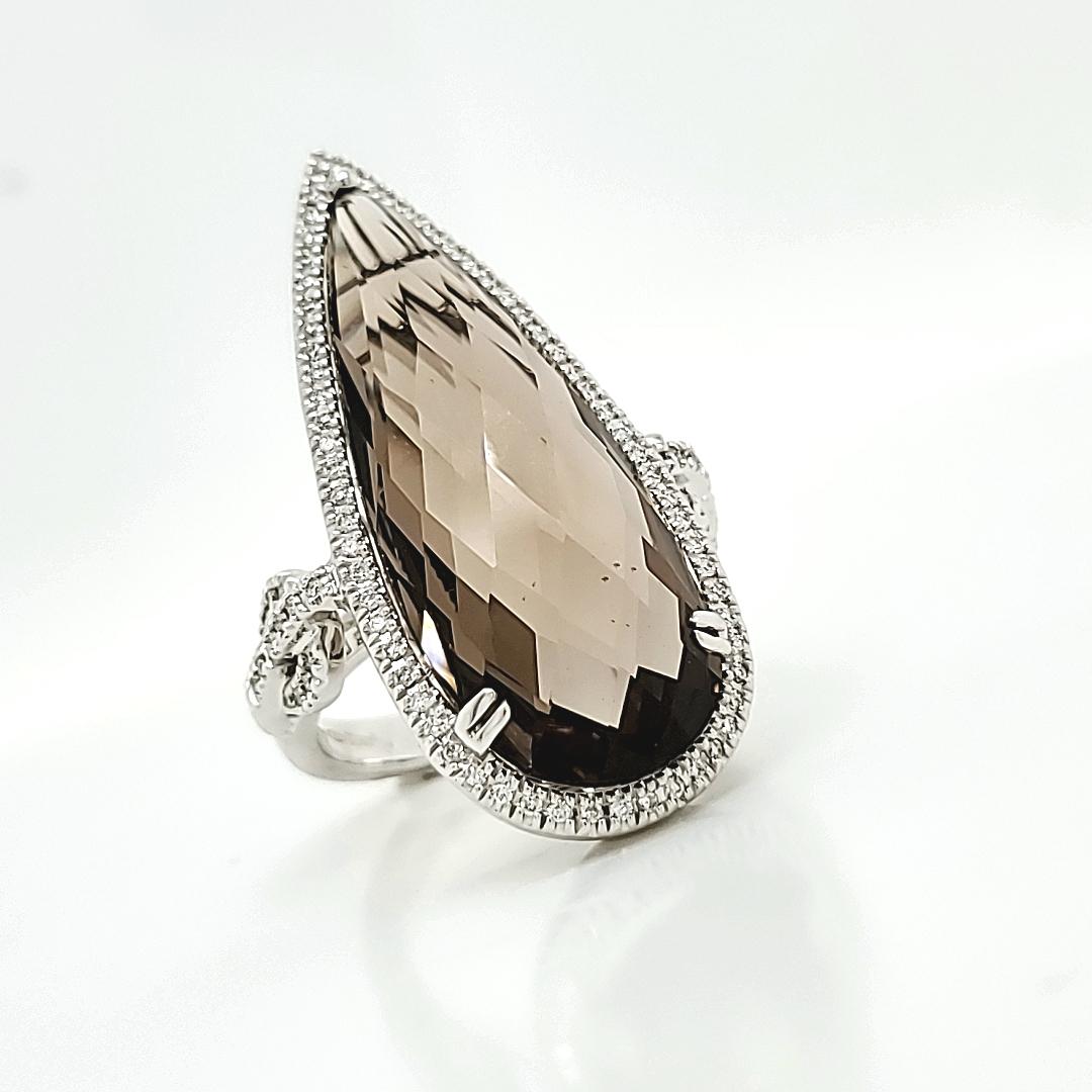Bague de fiançailles en or blanc 18k avec quartz fumé naturel et diamant en forme de marquise Neuf - En vente à Hong Kong, HK
