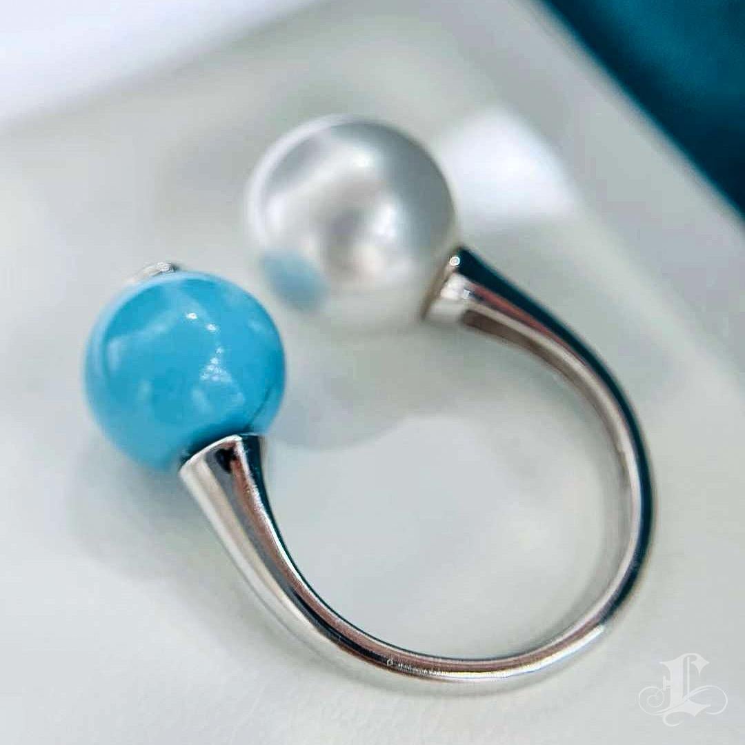 【Caelmare】Twin Aurora South Sea Pearls & Turquoise Dome Statement Ring In New Condition In New York, NY