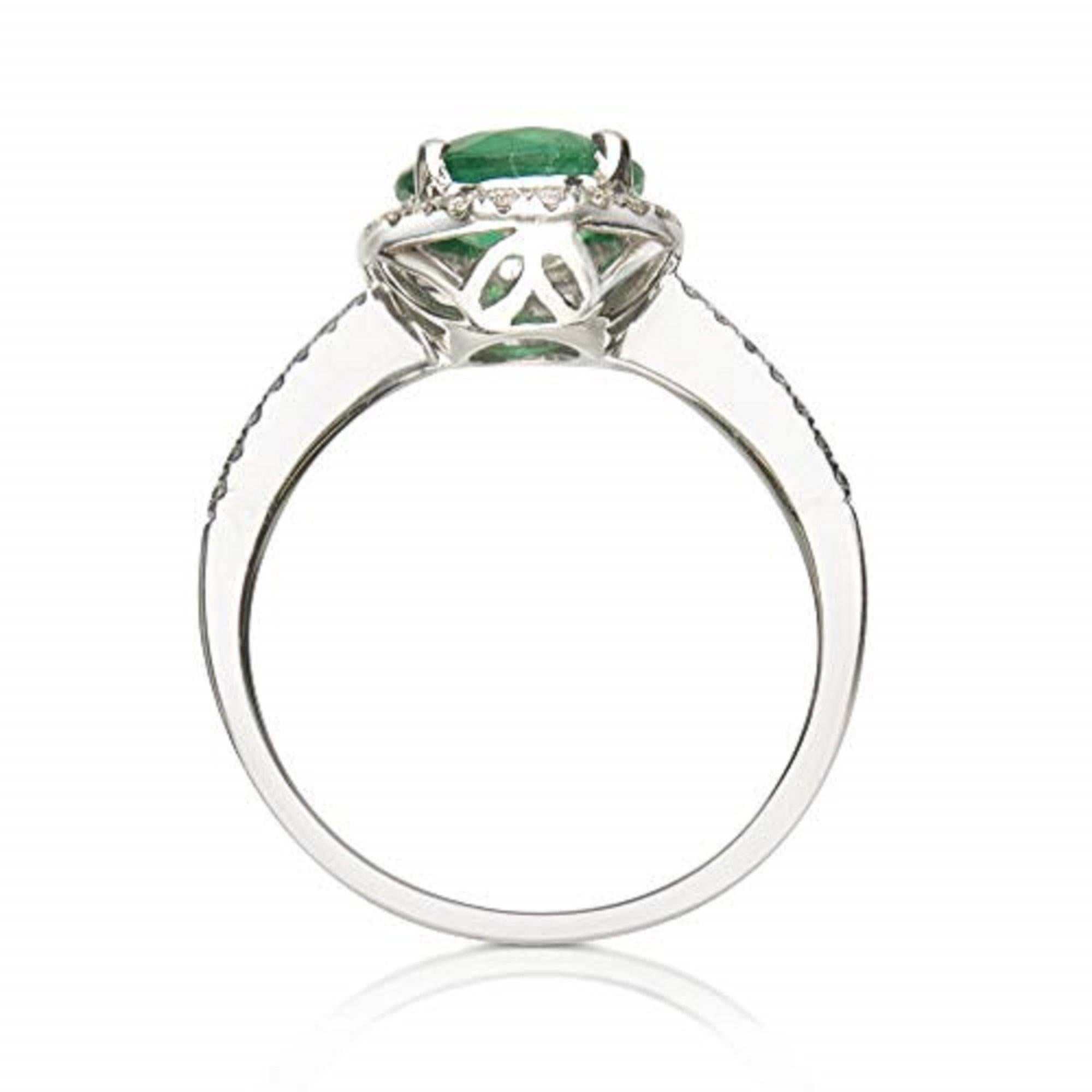 Art Deco  18K White Gold Natural Zambian Emerald Ring with Natural Diamonds for Women For Sale