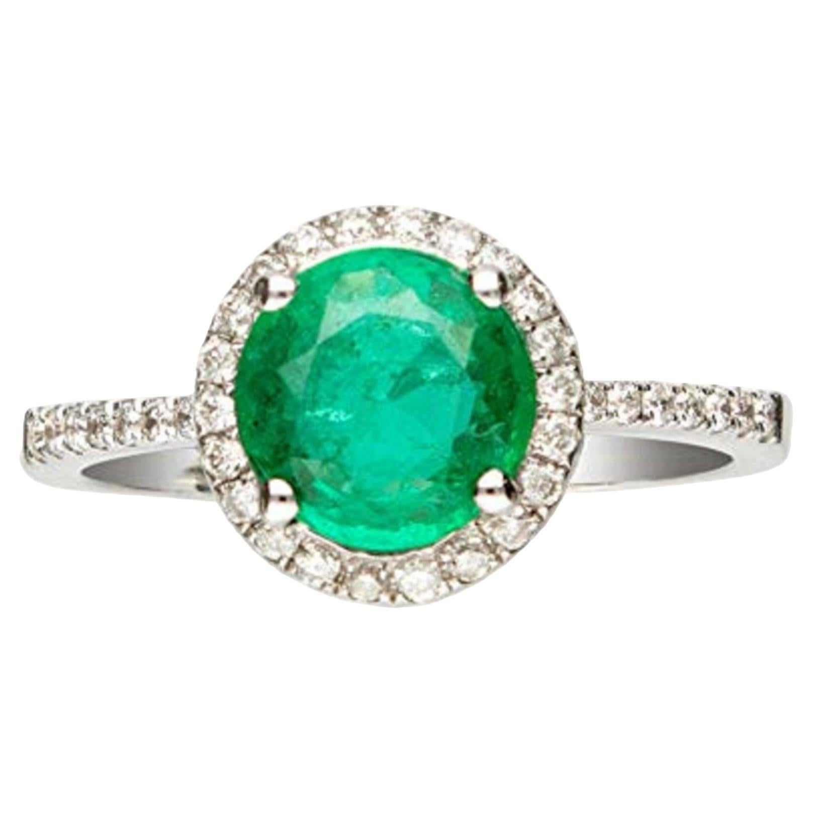  18K White Gold Natural Zambian Emerald Ring with Natural Diamonds for Women For Sale