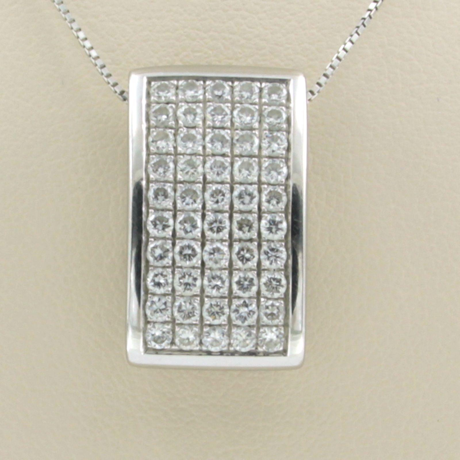 Taille brillant Collier et pendentif en or blanc 18k avec des diamants taille brillant jusqu'à. 1.00ct en vente
