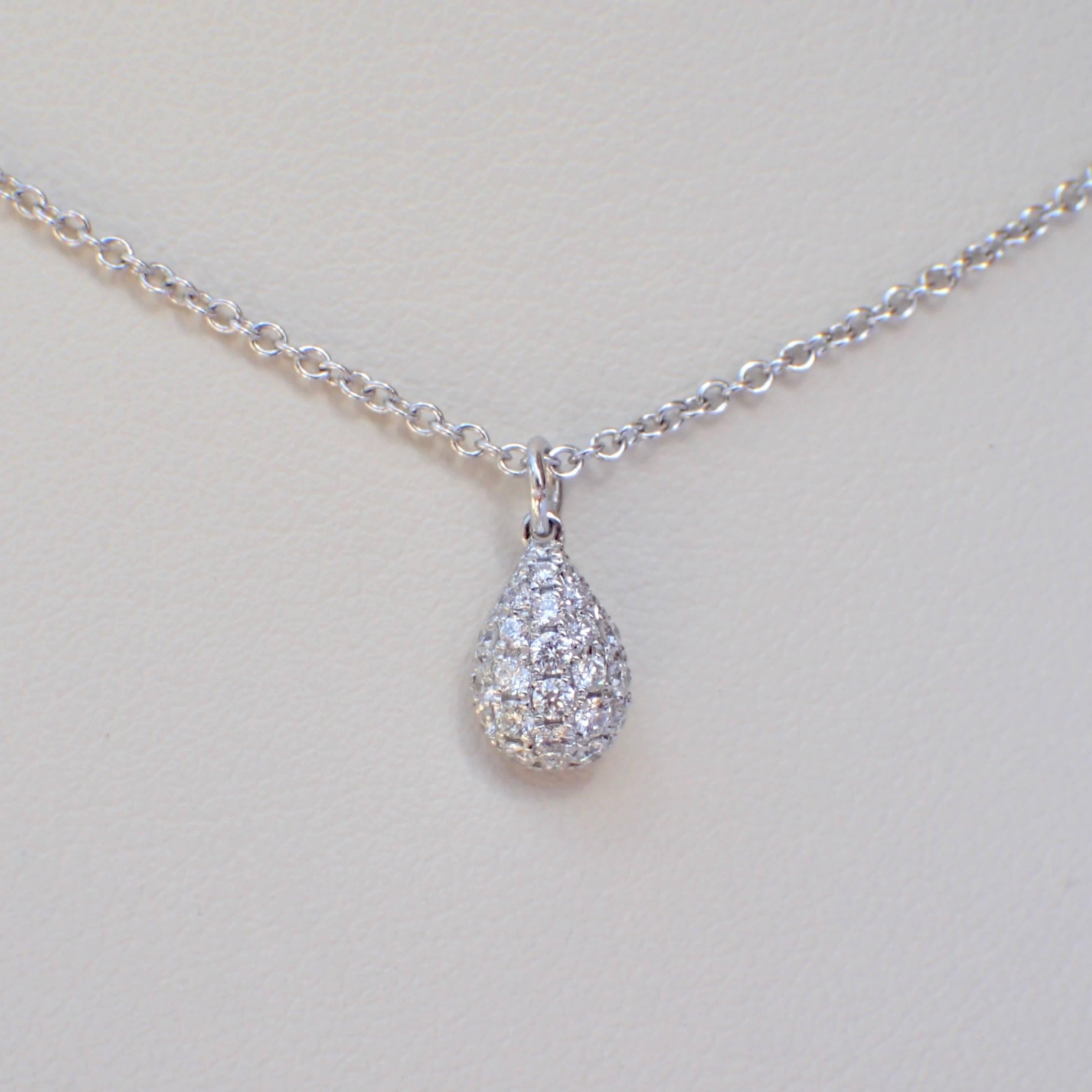 Contemporary 18 Karat White Gold Necklace with a 0.23 Carat Pavé Diamond Droplet Pendant For Sale