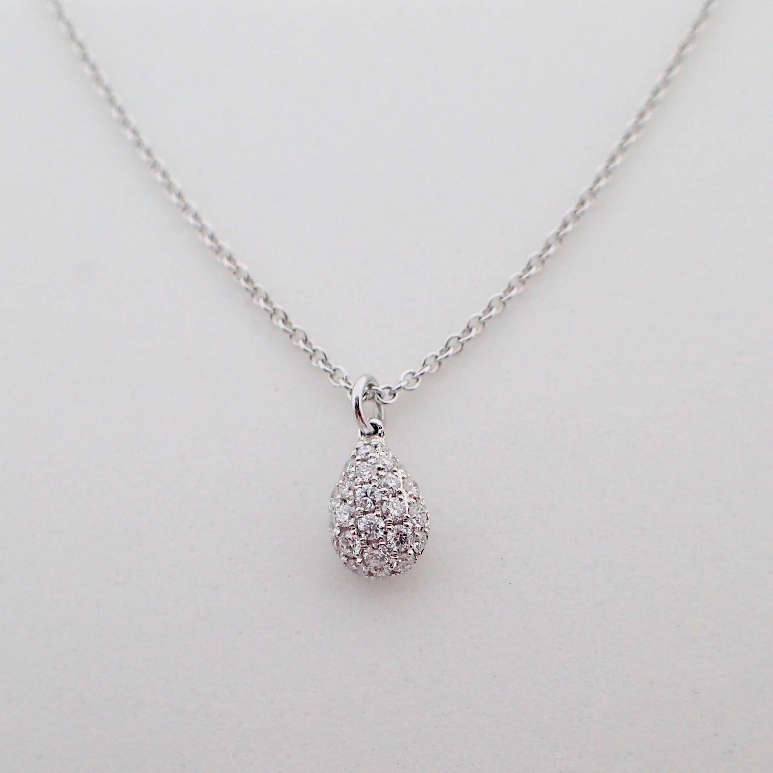 Round Cut 18 Karat White Gold Necklace with a 0.23 Carat Pavé Diamond Droplet Pendant For Sale