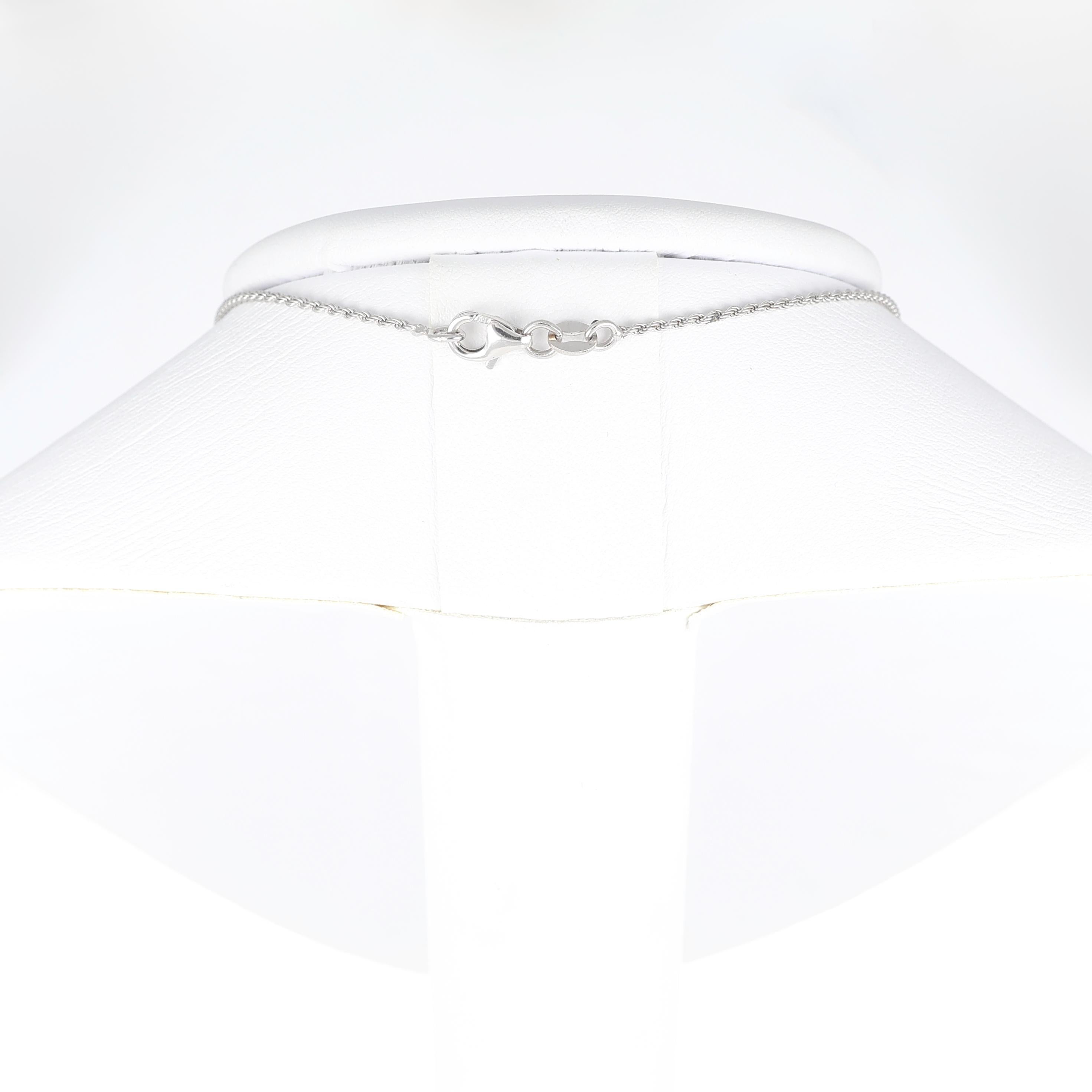 Collana in oro bianco 18K con ciondolo a cuscino con pavé di diamanti e perla centrale in vendita 1