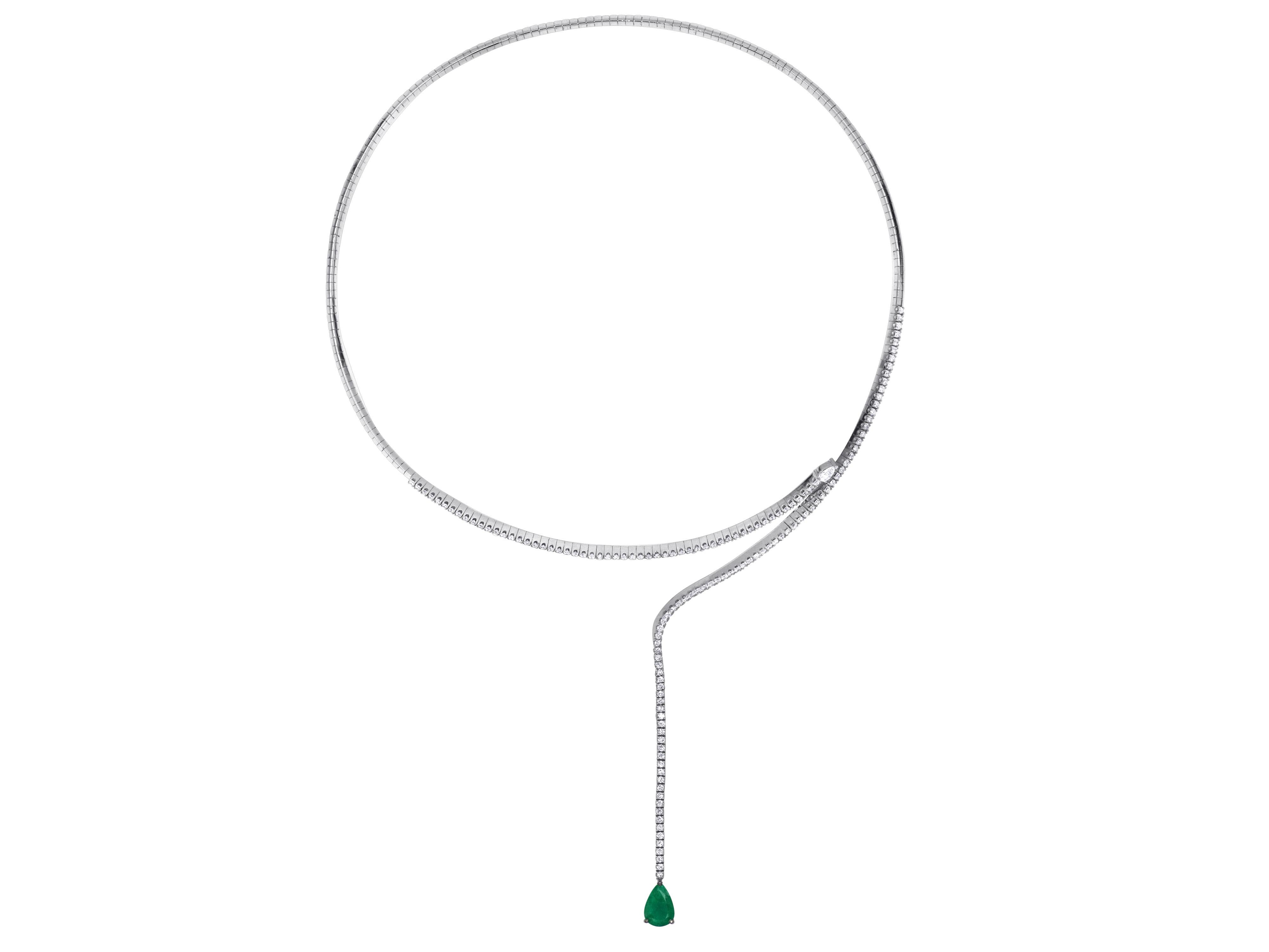 Flexible necklace in 18k white gold with 1.30 carats pear cut emerald and 1.87 carats brilliant cut diamonds. 