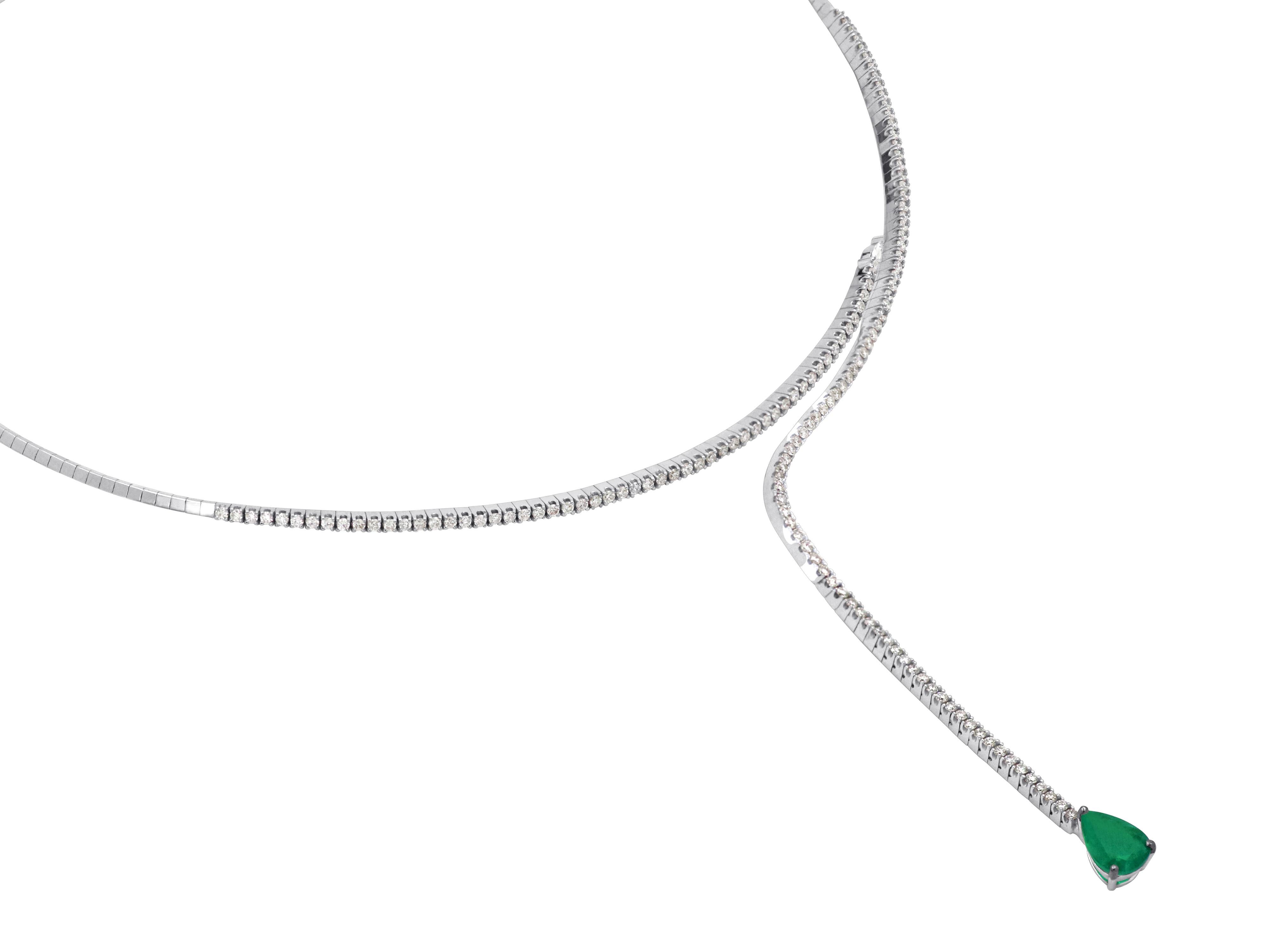 Modern 18k White Gold Necklace with Emerald and Diamonds For Sale