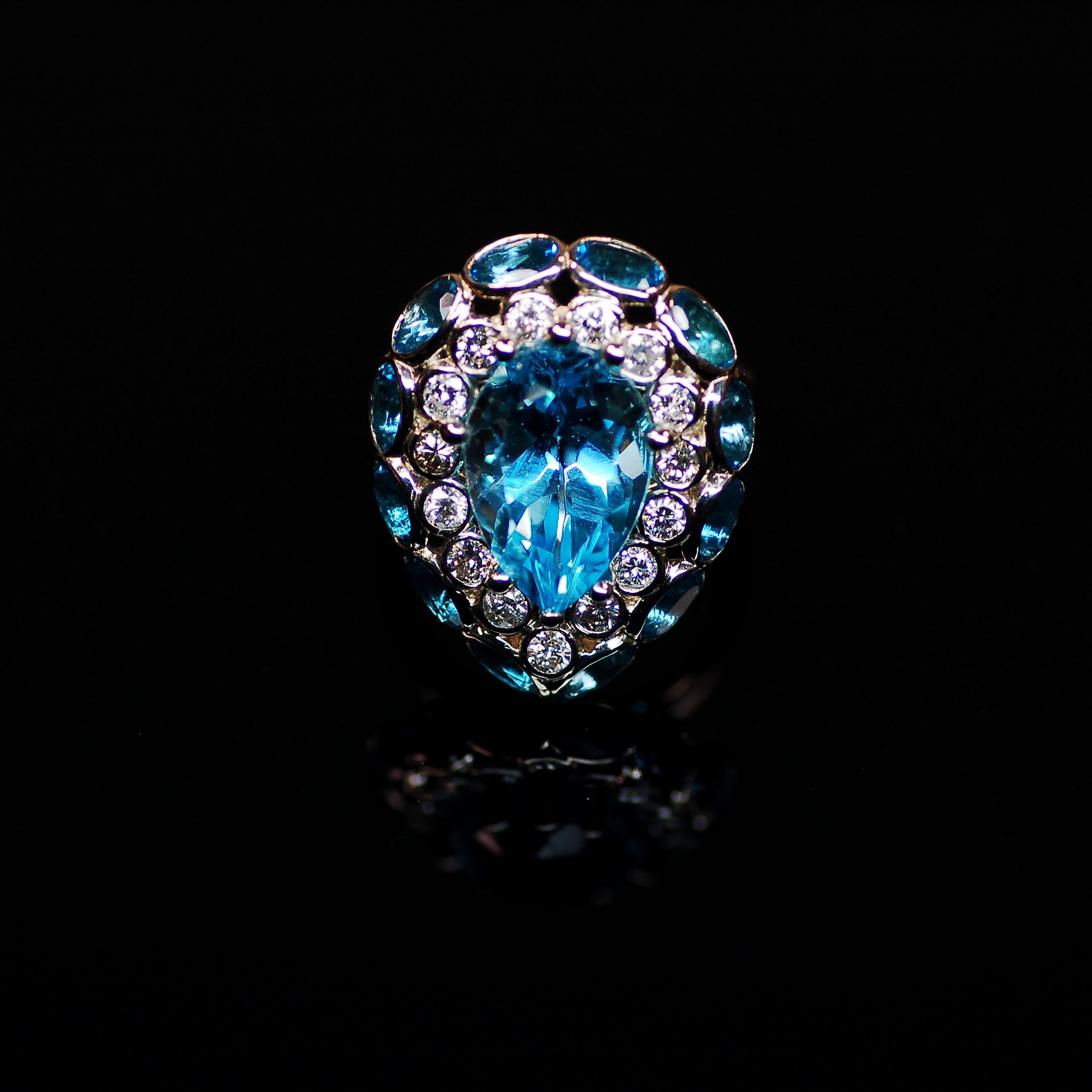 18 Karat White Gold Neon Blue Aquamarines and Diamonds Cocktail Ring In New Condition For Sale In Vancouver, CA