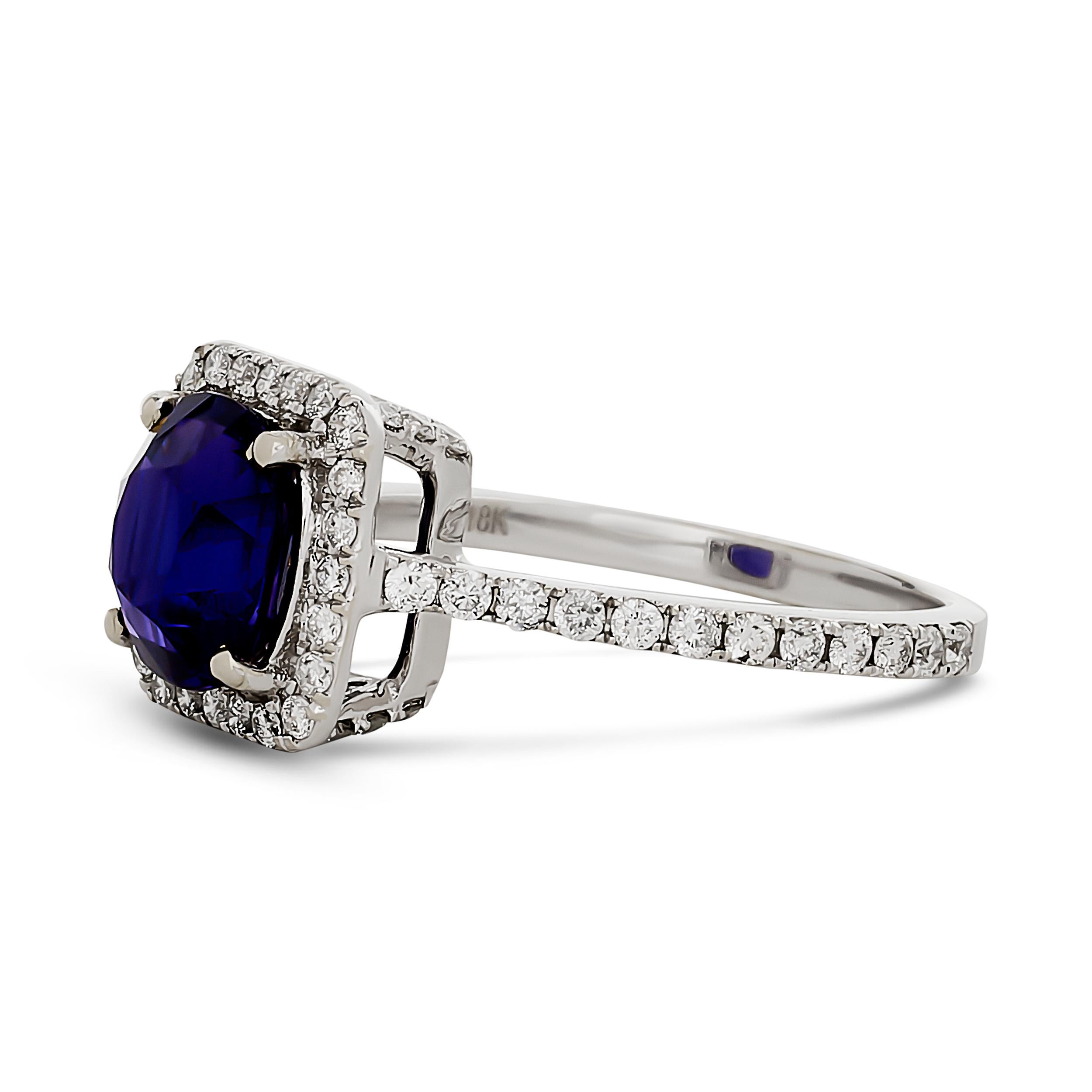 18K White Gold No Heat Color Change Sapphire and Diamond Halo and Pave Band Ring In Excellent Condition For Sale In Philadelphia, PA