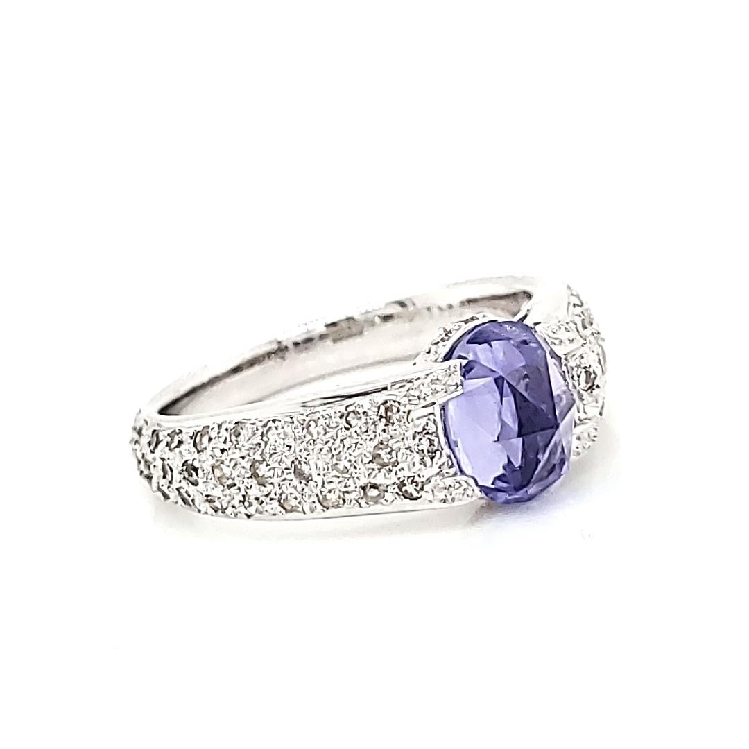 Bague en or blanc 18 carats sans chaleur, saphir bleu taille rose de forme ovale de 1,78 carat Neuf - En vente à Hong Kong, HK