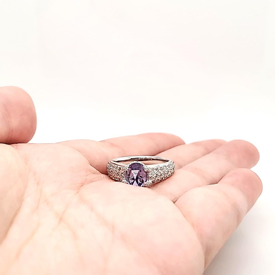 Bague en or blanc 18 carats sans chaleur, saphir bleu taille rose de forme ovale de 1,78 carat en vente 3