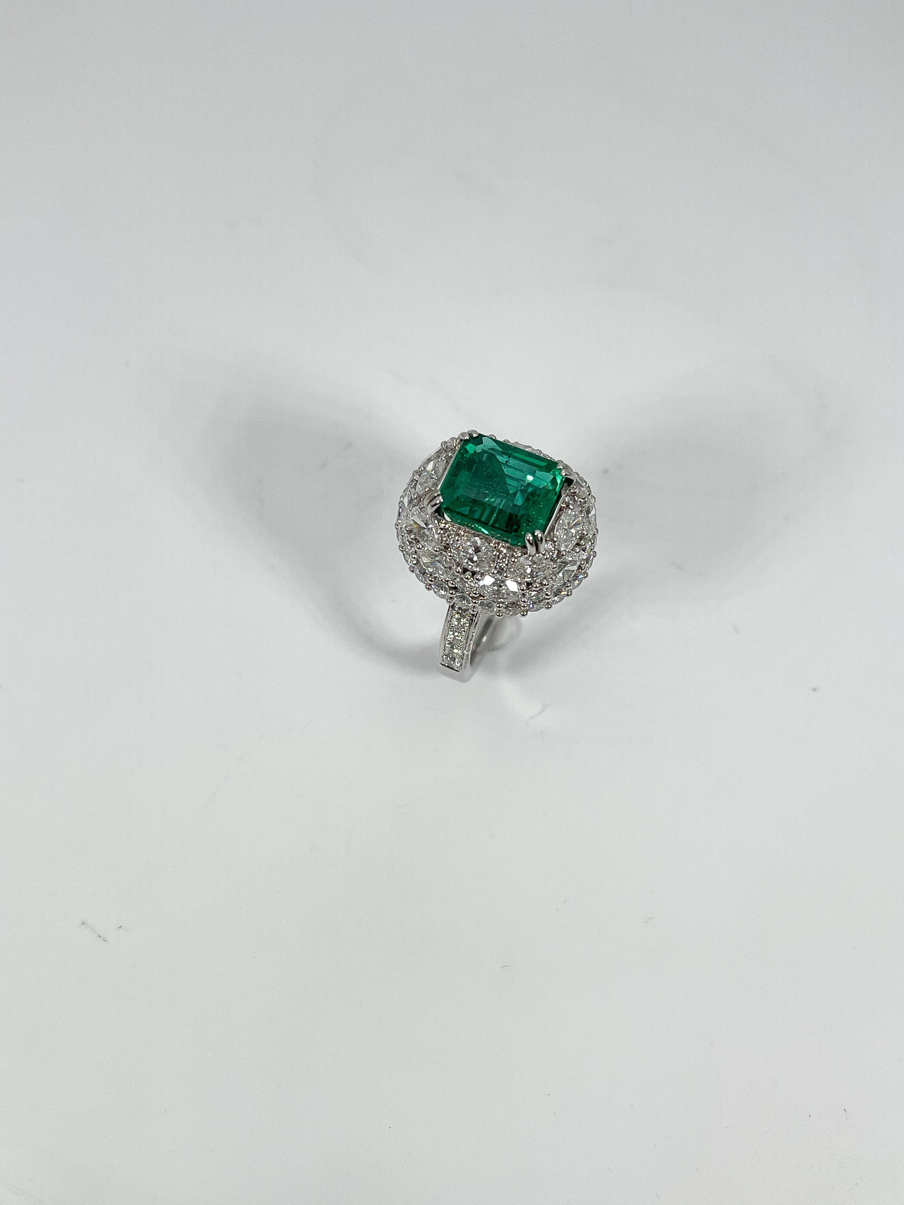 Round Cut 18K White Gold Octagon Step Cut 4.48 CT Emerald and Diamond Ring For Sale