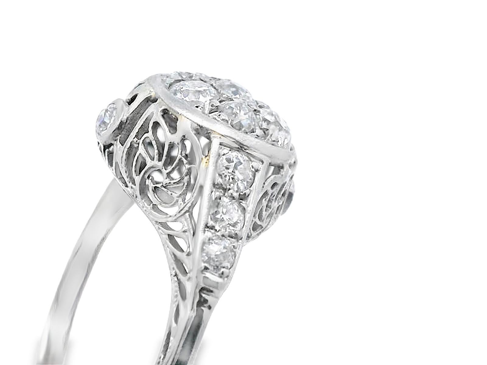 Bague de fiançailles en or blanc 18 carats avec grappe de diamants taille européenne ancienne Bon état - En vente à Lexington, KY