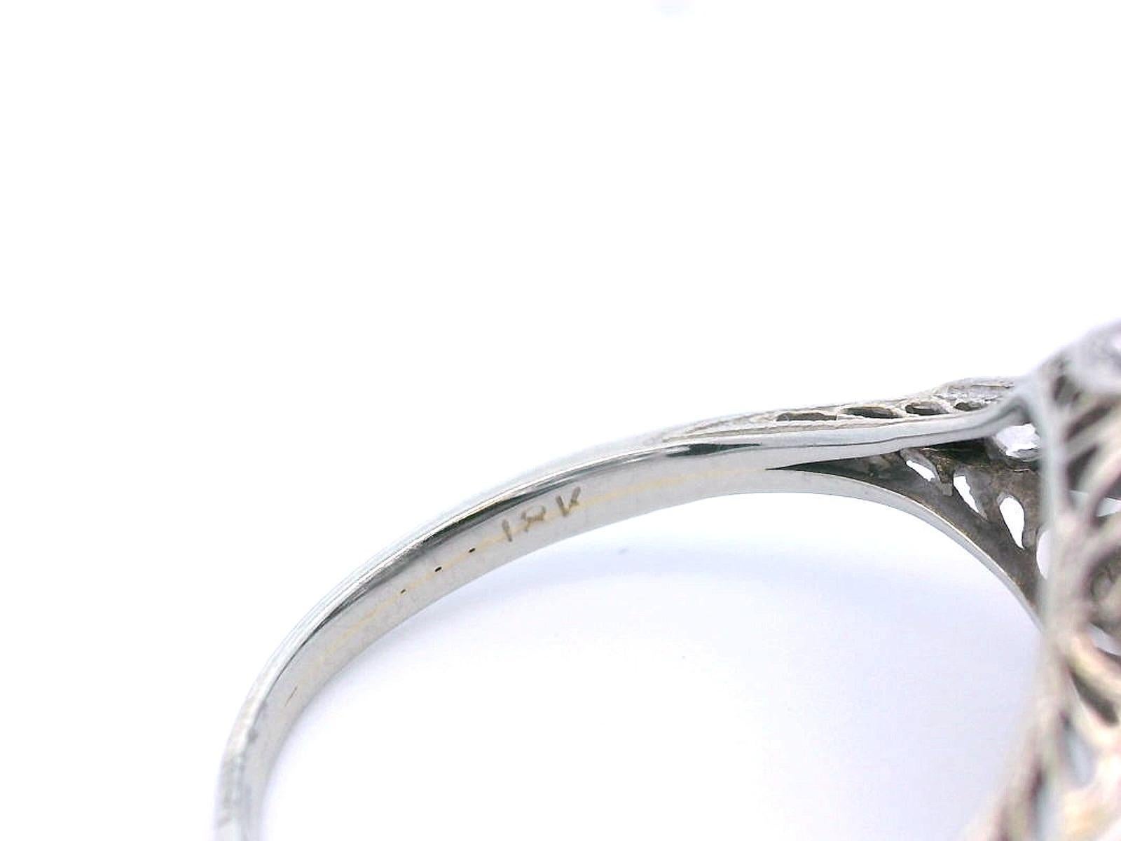 Bague de fiançailles en or blanc 18 carats avec grappe de diamants taille européenne ancienne en vente 4