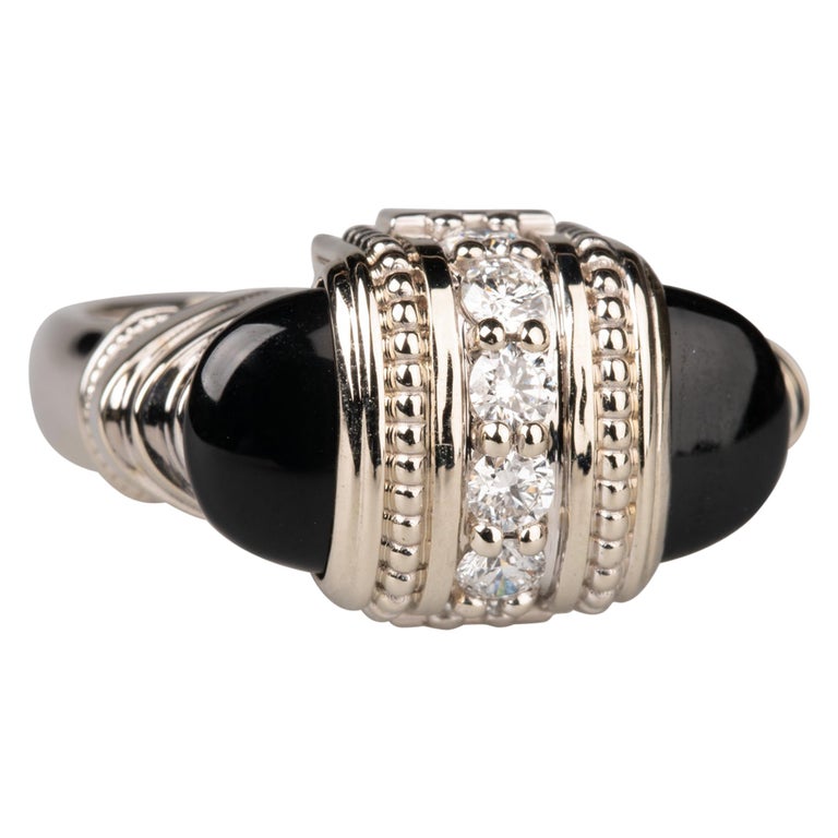 18 Karat White Gold Onyx and White Diamond Ring For Sale at 1stDibs