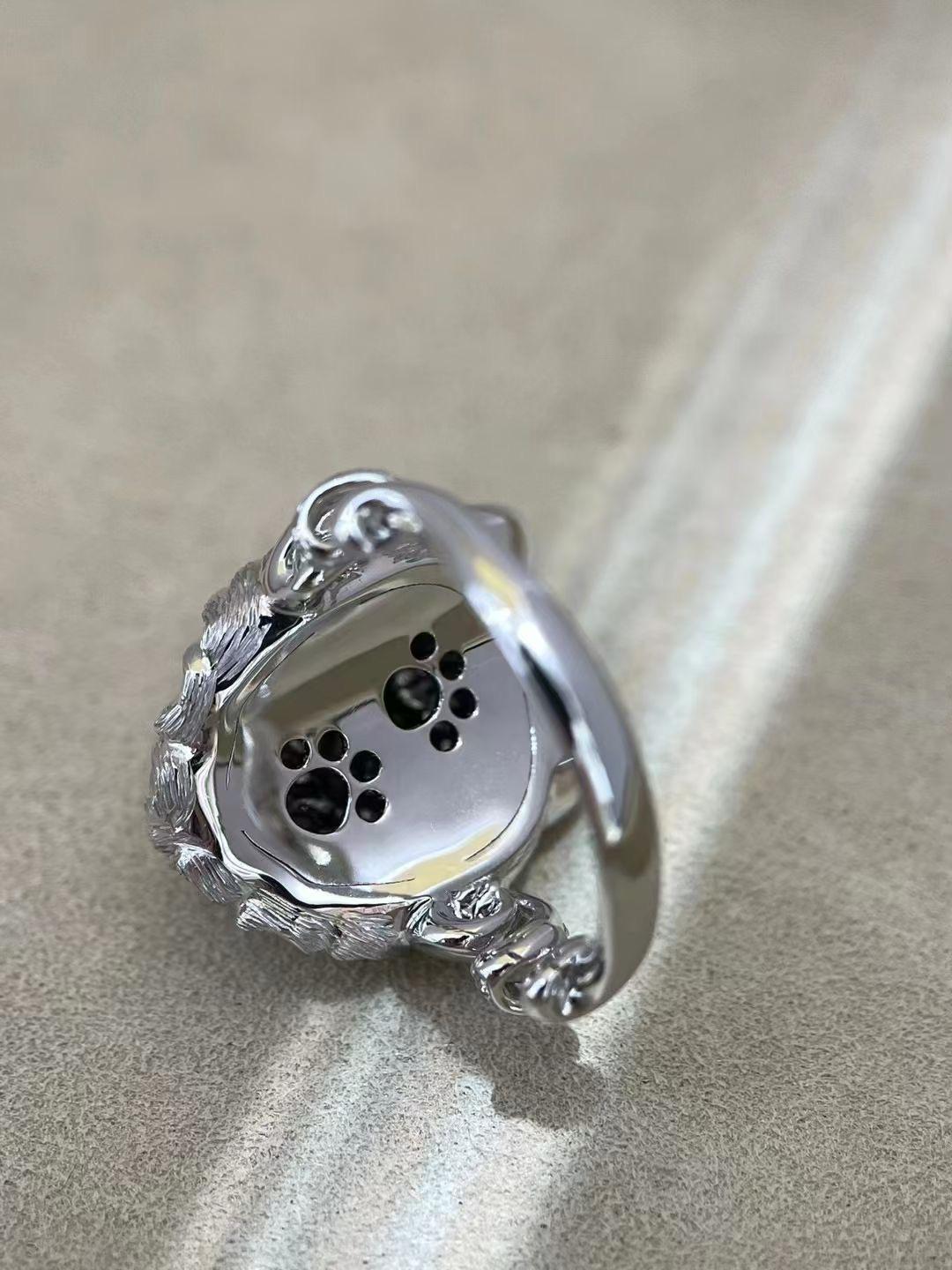 18K White Gold Onyx & Diamond 'Dog' Collection Ring For Sale 6