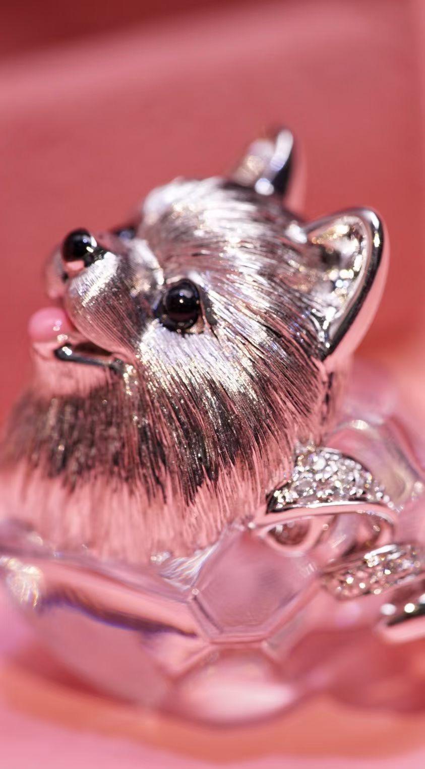 18K White Gold Onyx & Diamond 'Dog' Collection Ring For Sale 2