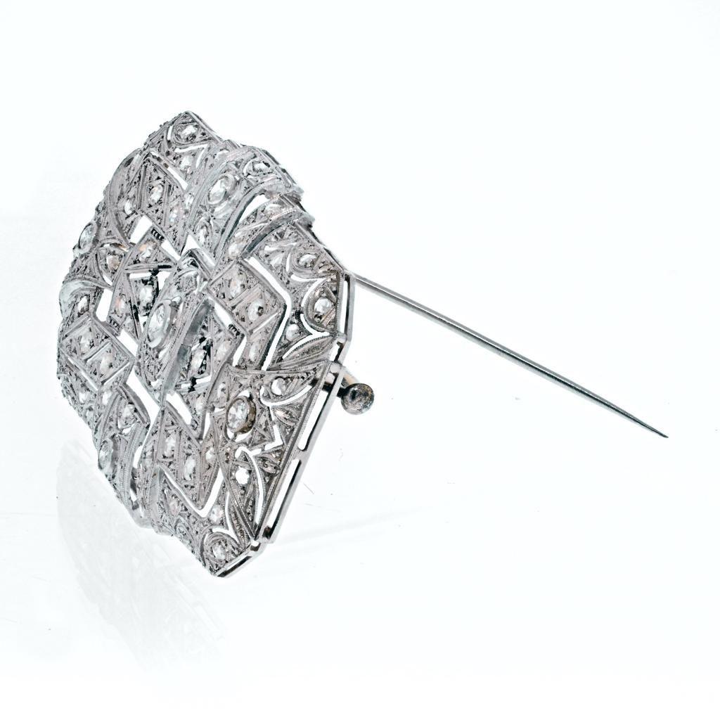 18K White Gold Open Work 1.25 Carat Diamond Brooch In Excellent Condition For Sale In New York, NY